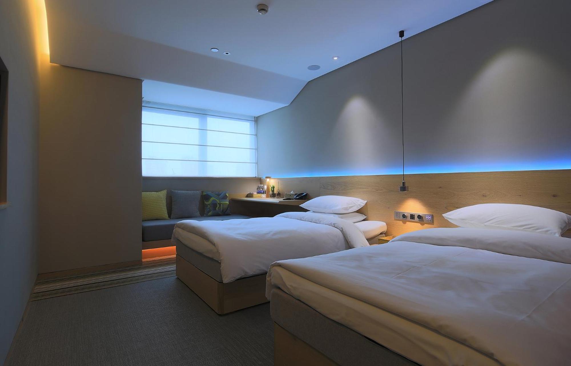 Twin Room - Photo 2