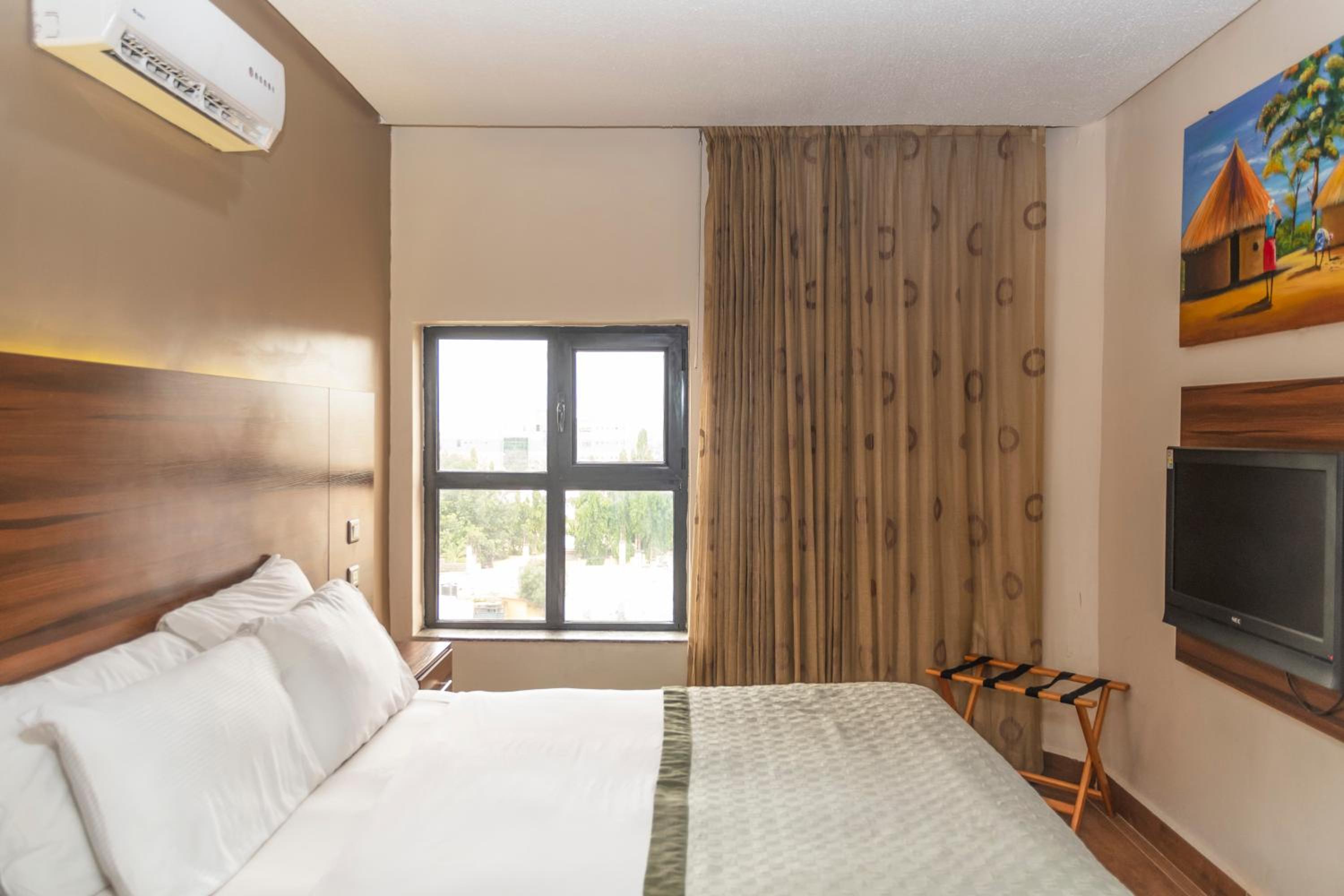 Suite with Two Queen Beds - Non-Smoking - Photo 3