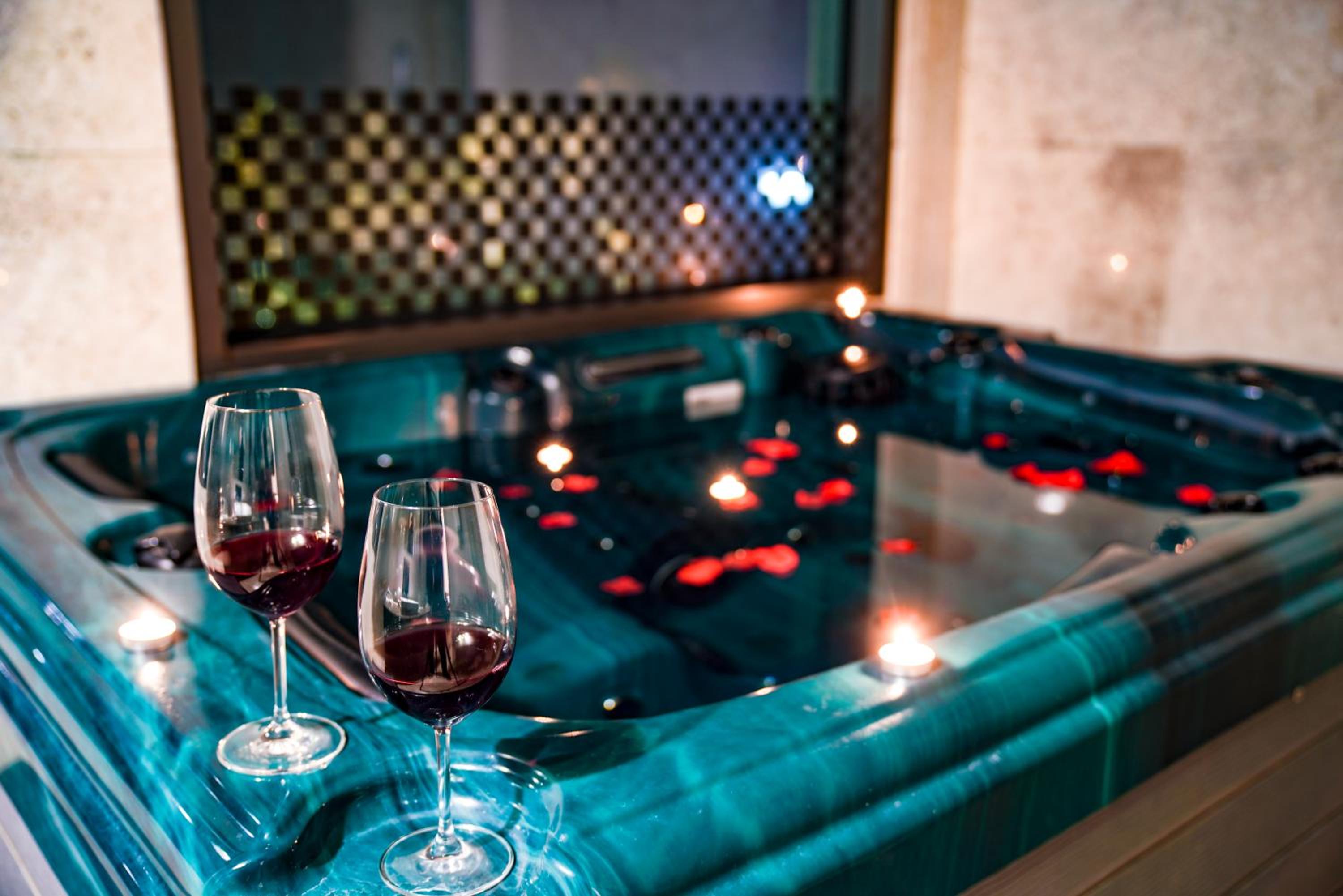 Royal Suite with Spa Bath photo 2
