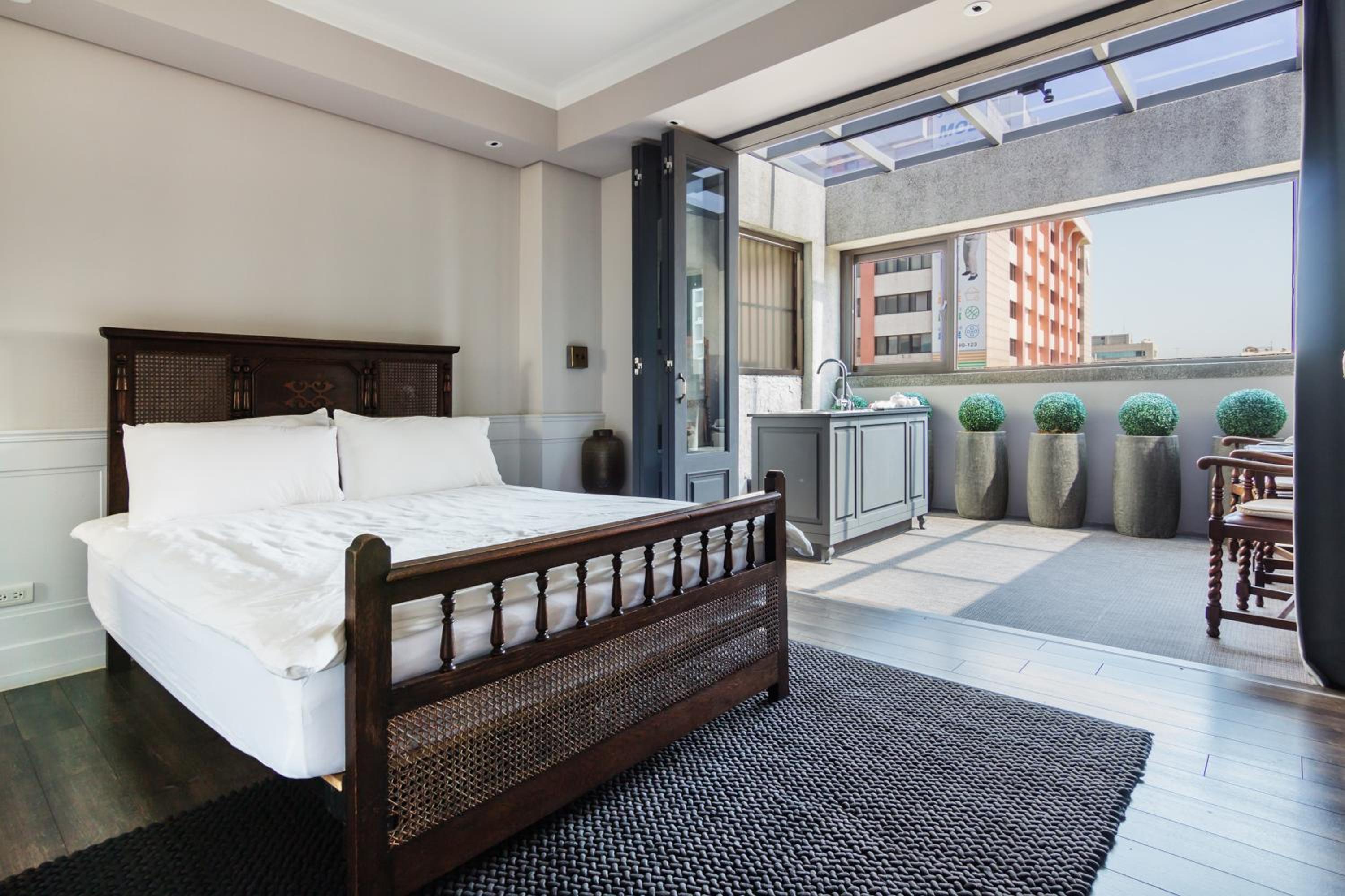 Deluxe Double Room with Balcony - 5F photo 1