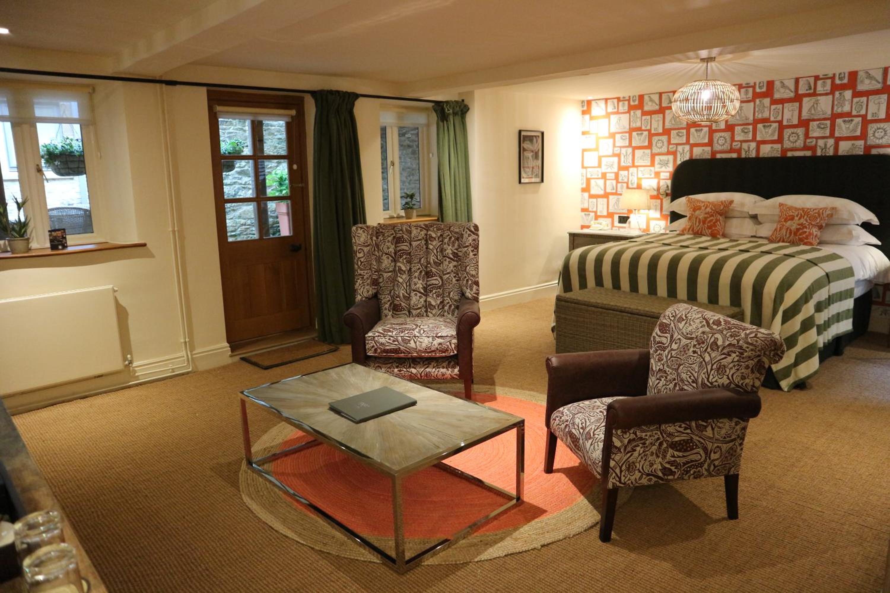 Deluxe Double or Twin Room photo 3