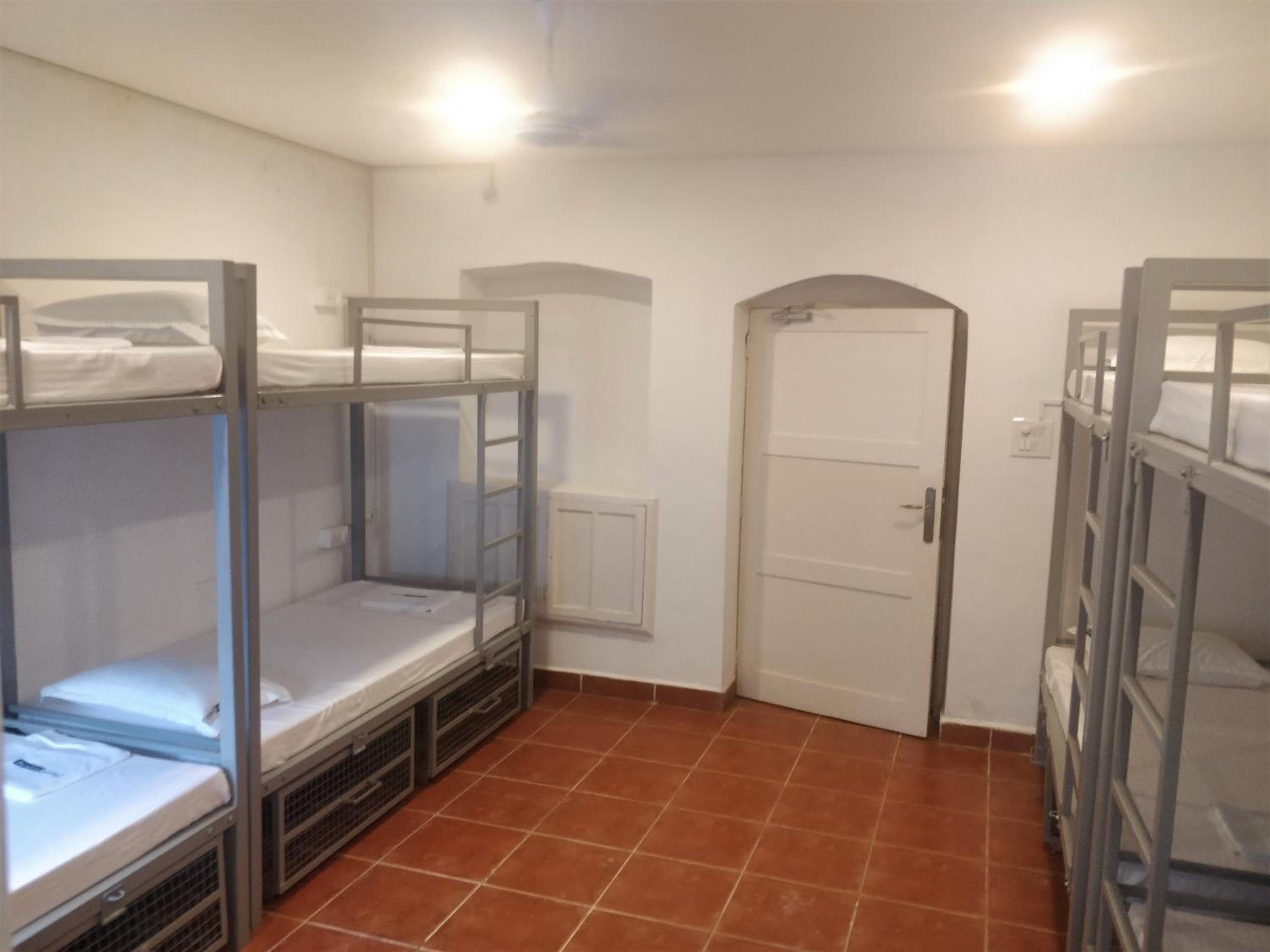 Bed in 8-Bed Mixed Dormitory Room photo 1