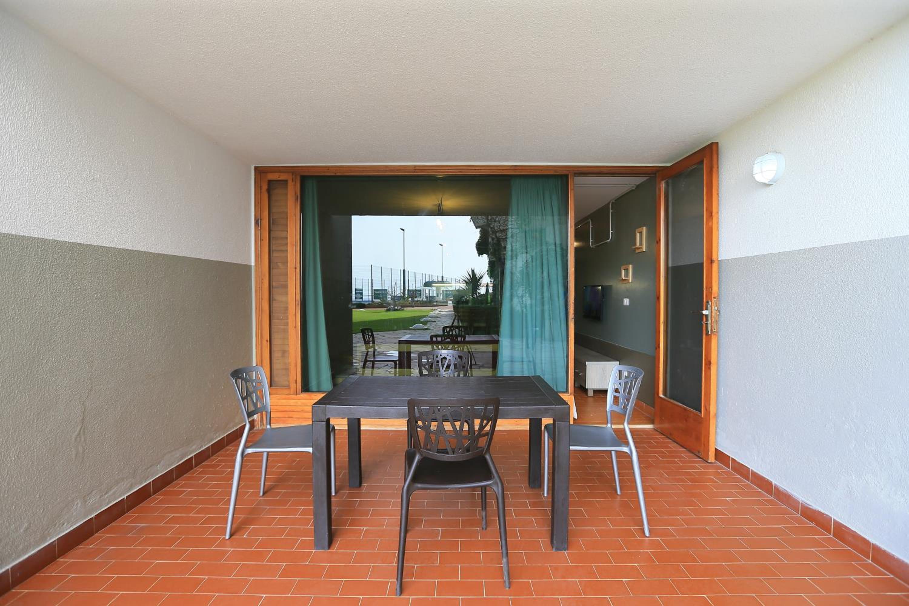 Bungalow with Garden View photo 3