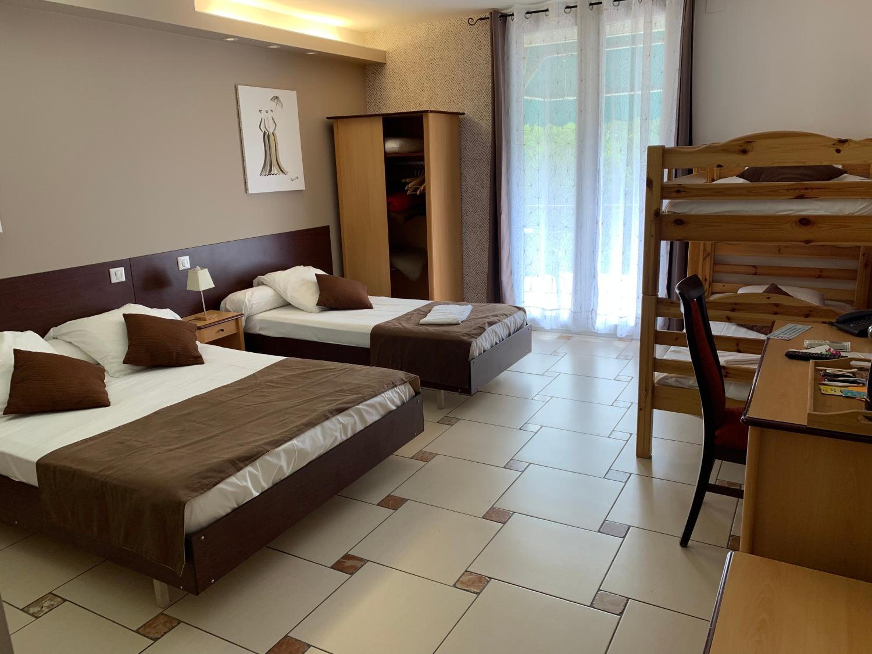Quadruple Room - Photo 4