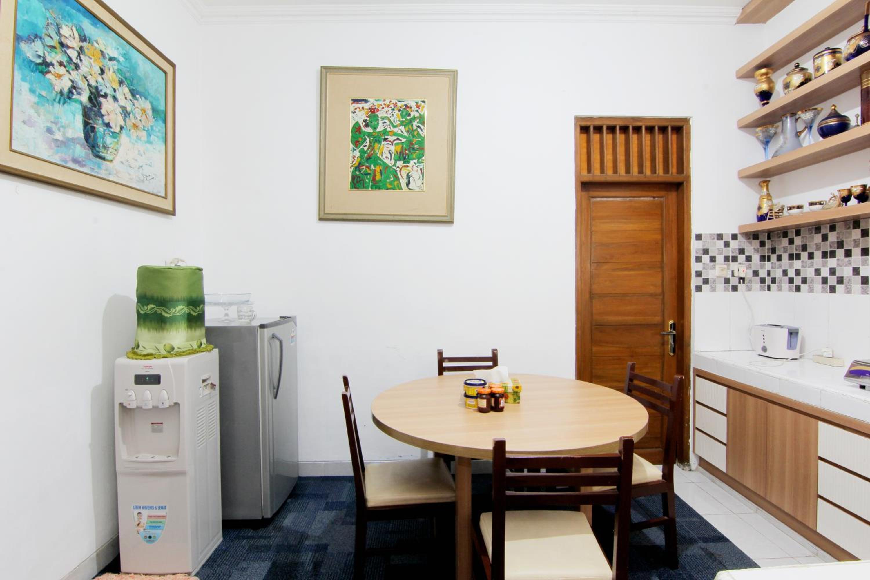 Family Room - Photo 25