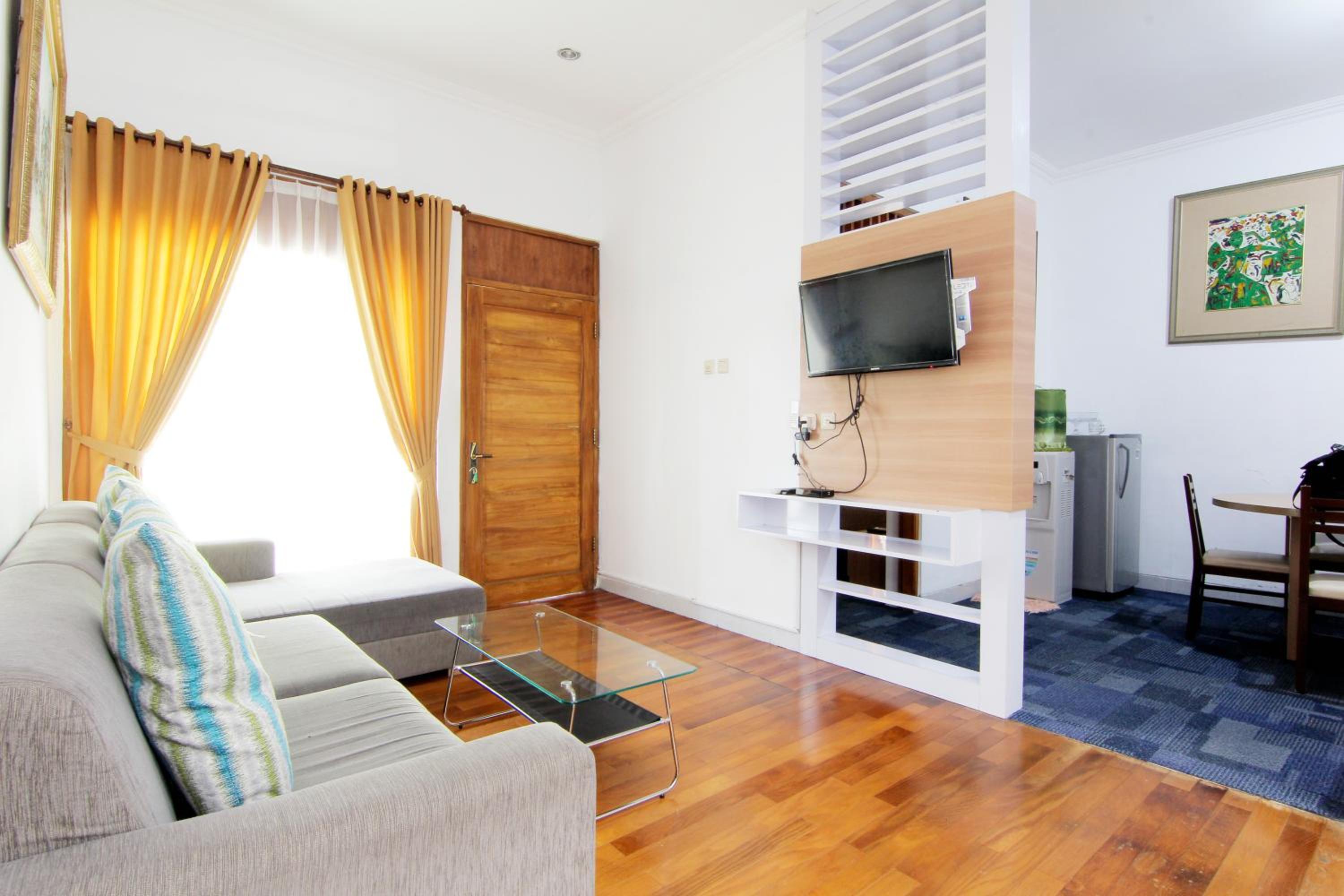 Family Room - Photo 21