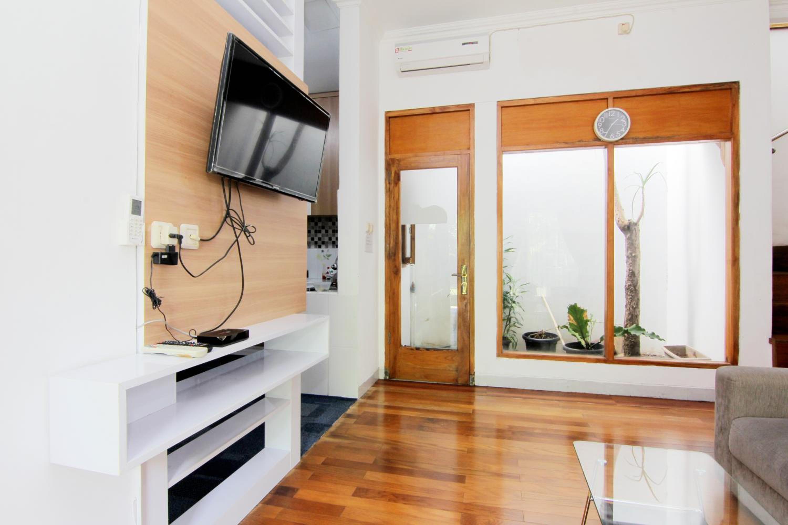 Family Room - Photo 20