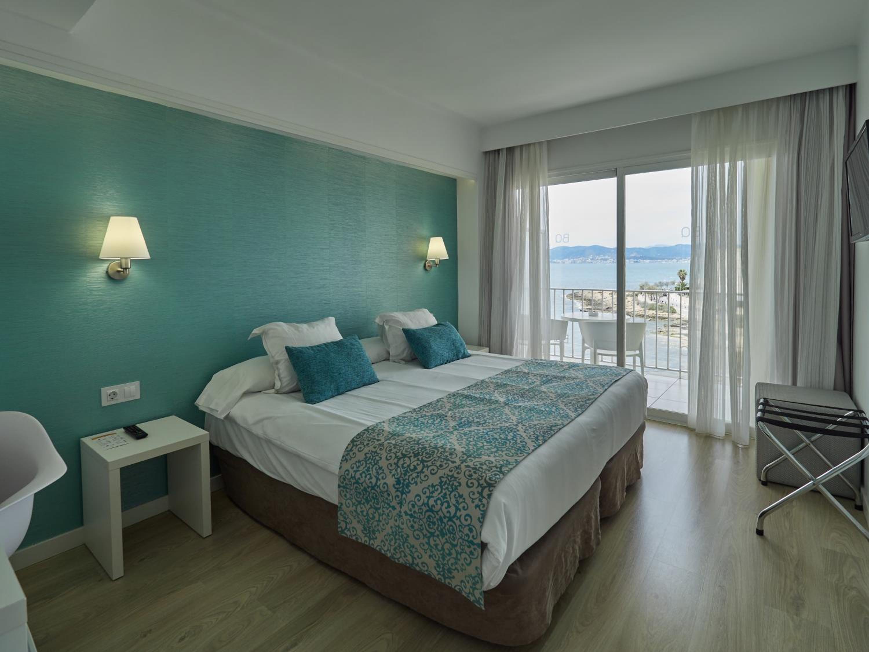 Double or Twin Room with Sea View - Photo 1