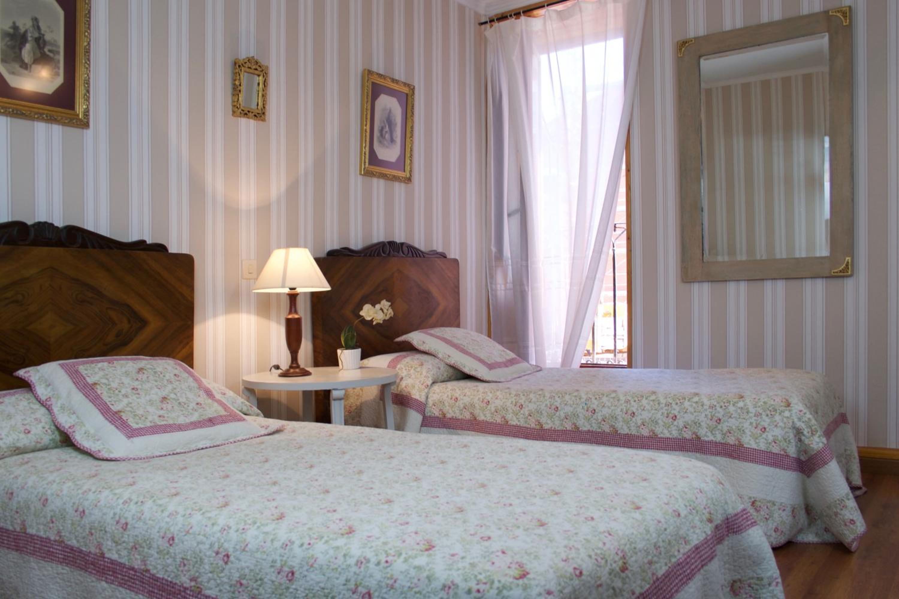 Twin Room - Photo 1