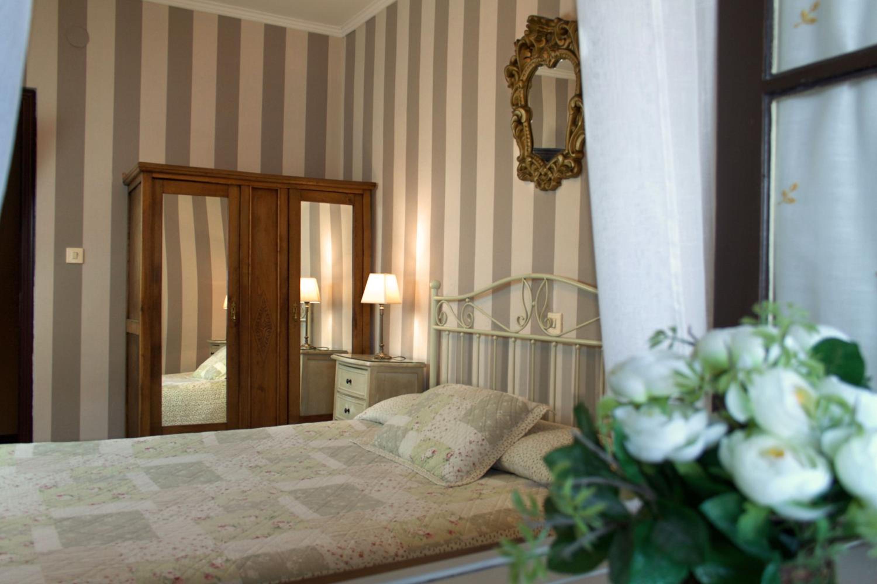 Standard Double Room - Photo 4