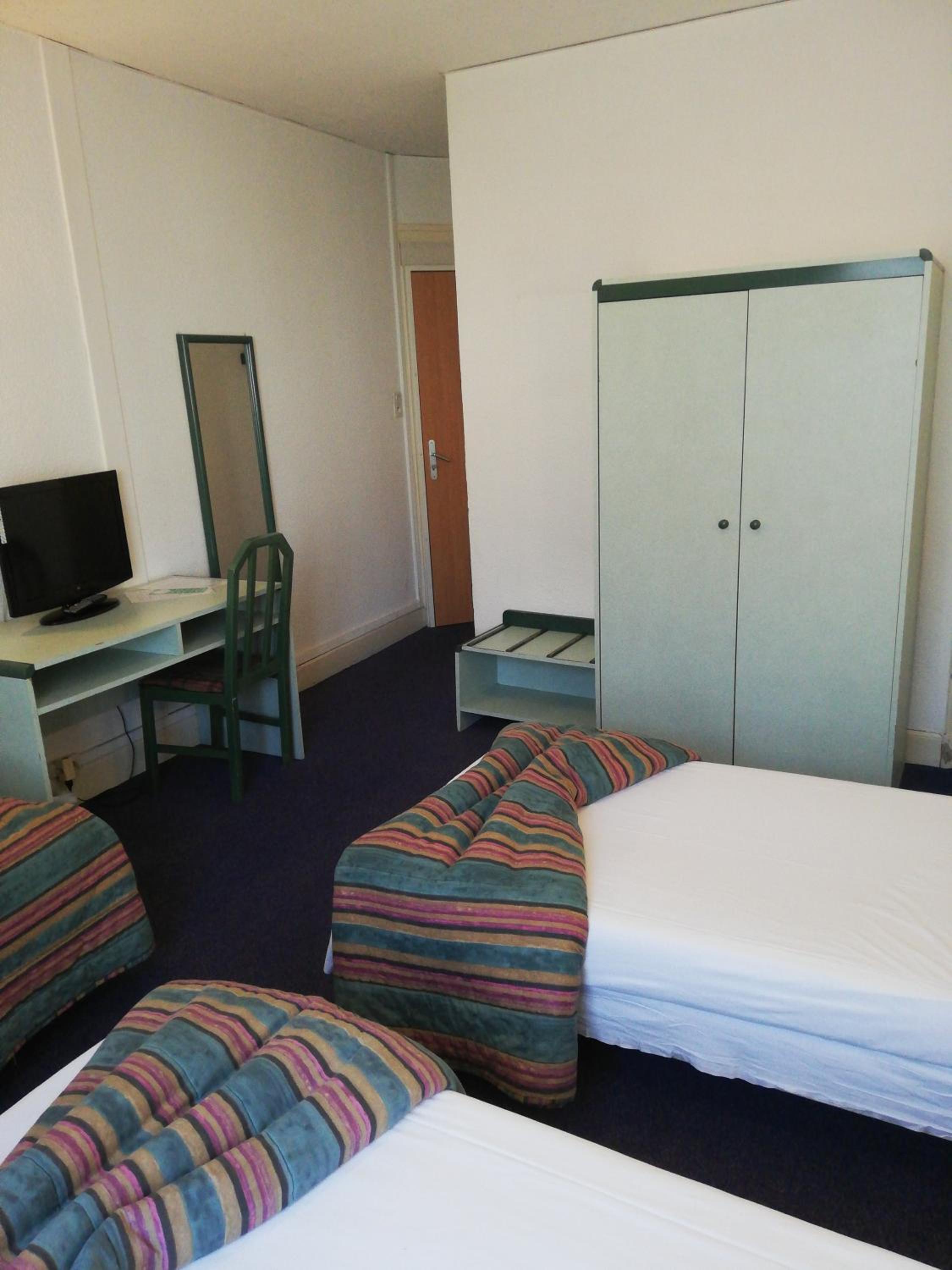Triple Room - Photo 11