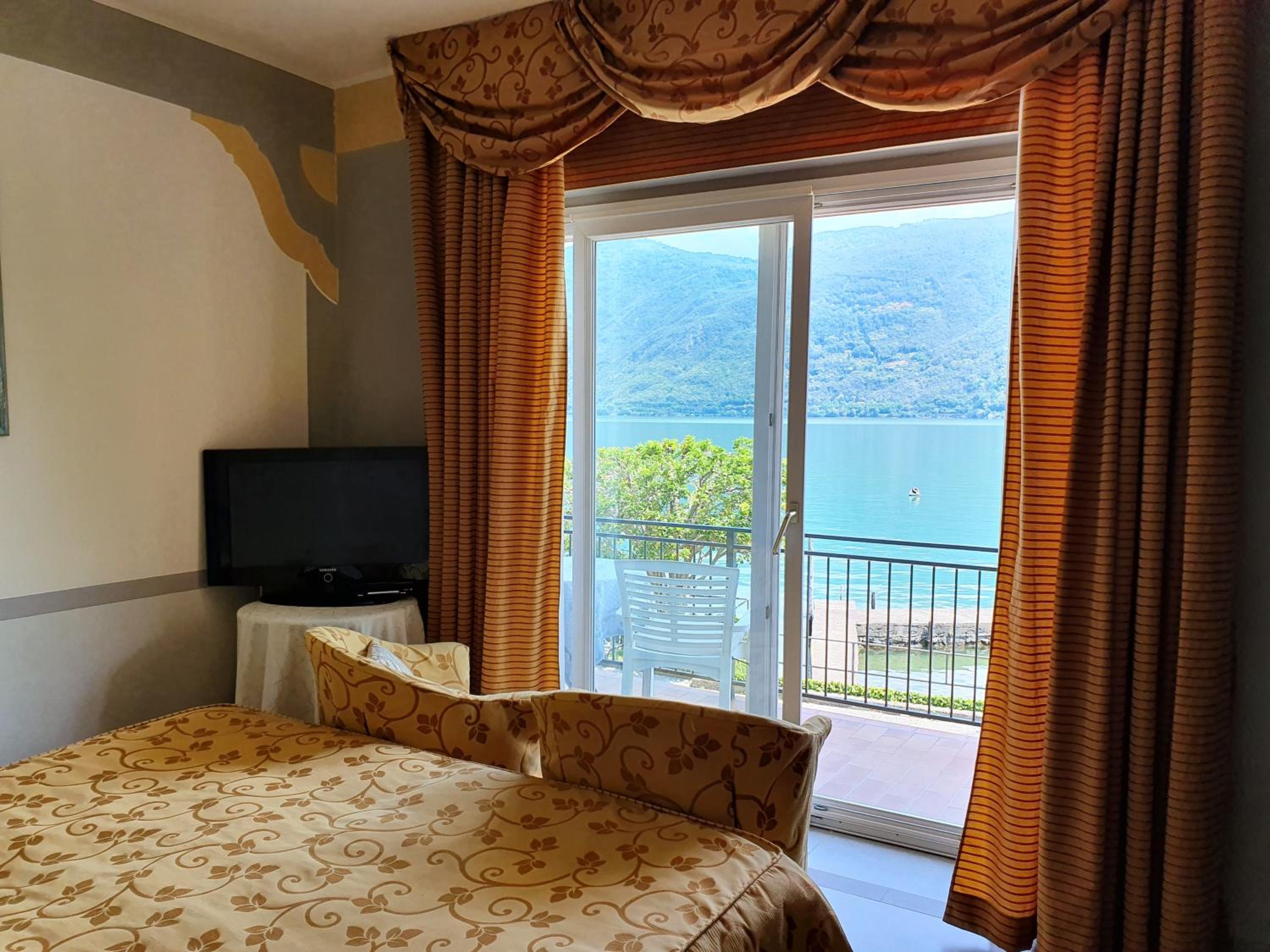 Double Room - Photo 10