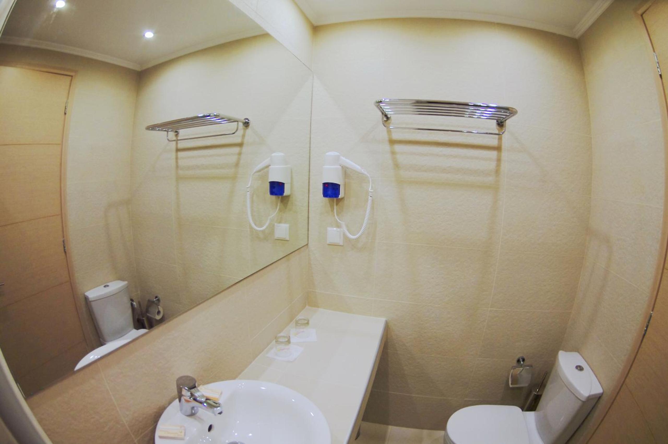 Superior Double or Twin Room  with Garden View thumbnail 6