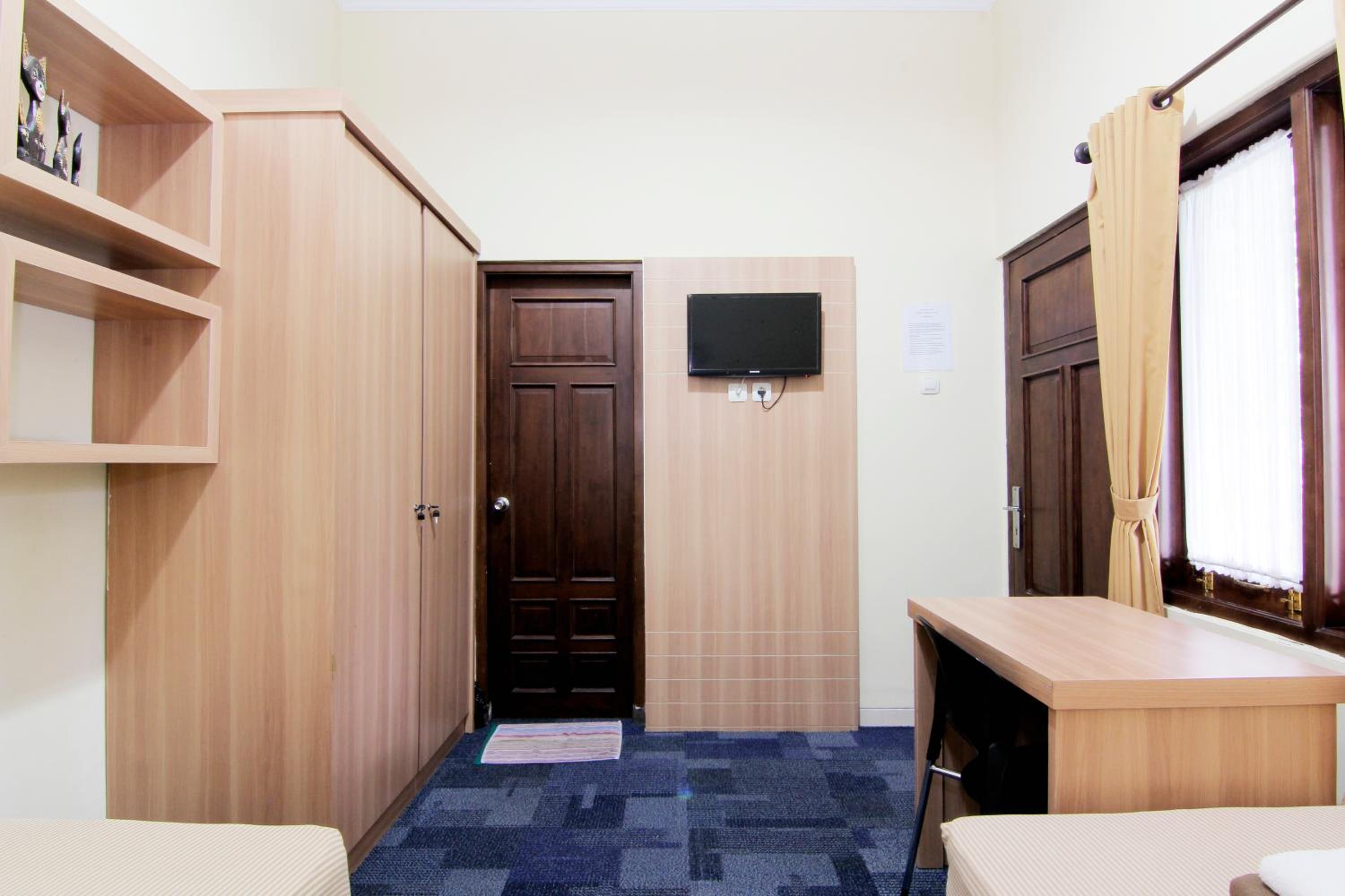 Standard Twin Room - Photo 10