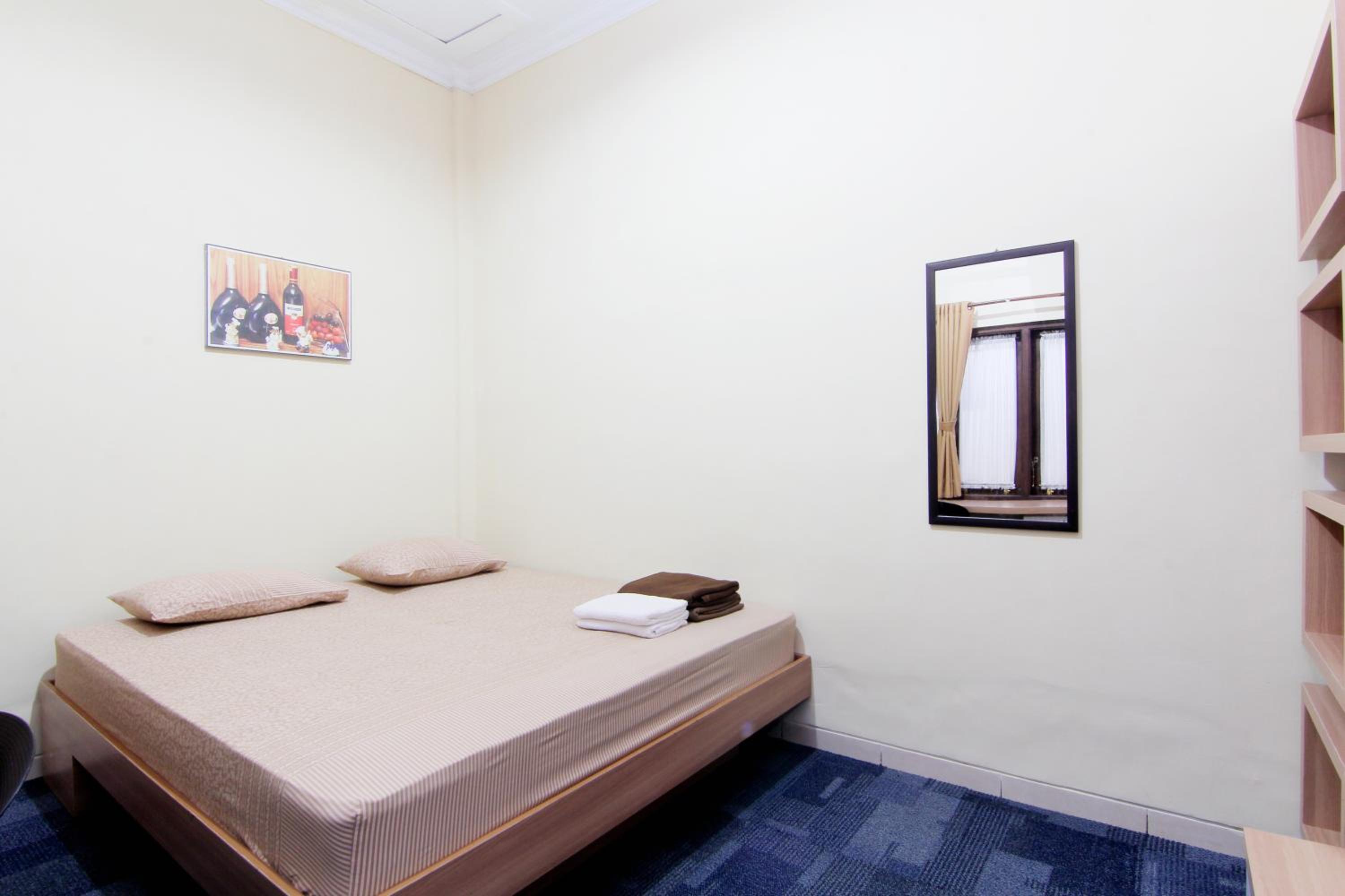 Standard Double Room - Photo 9