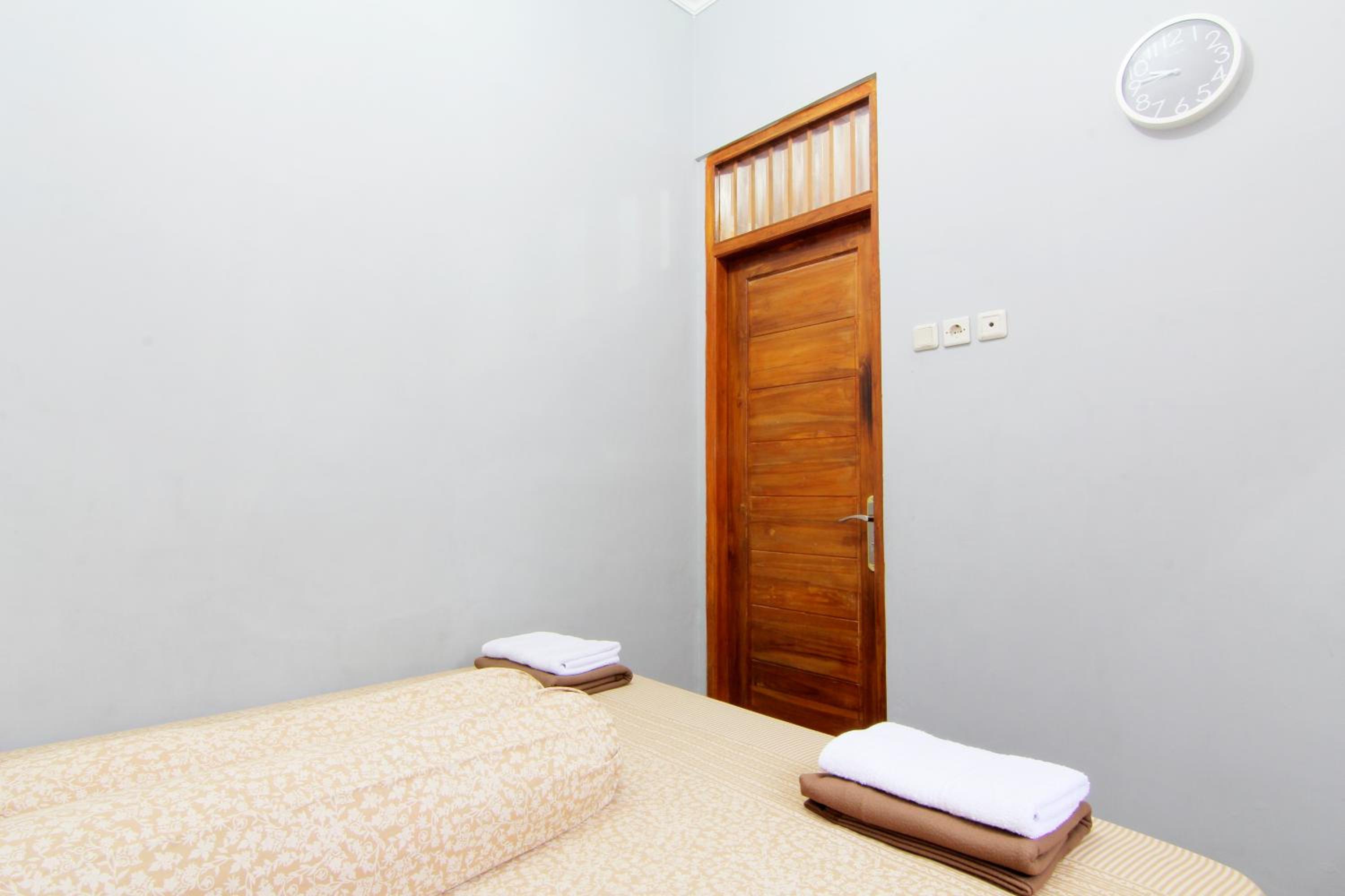 Family Room - Photo 15