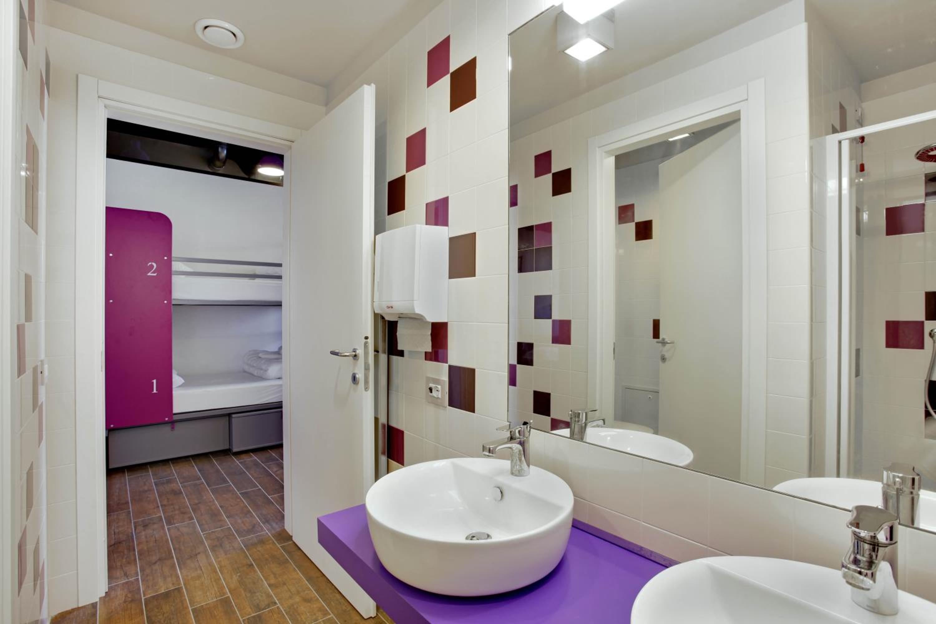 Single Bed in Dormitory Room photo 2