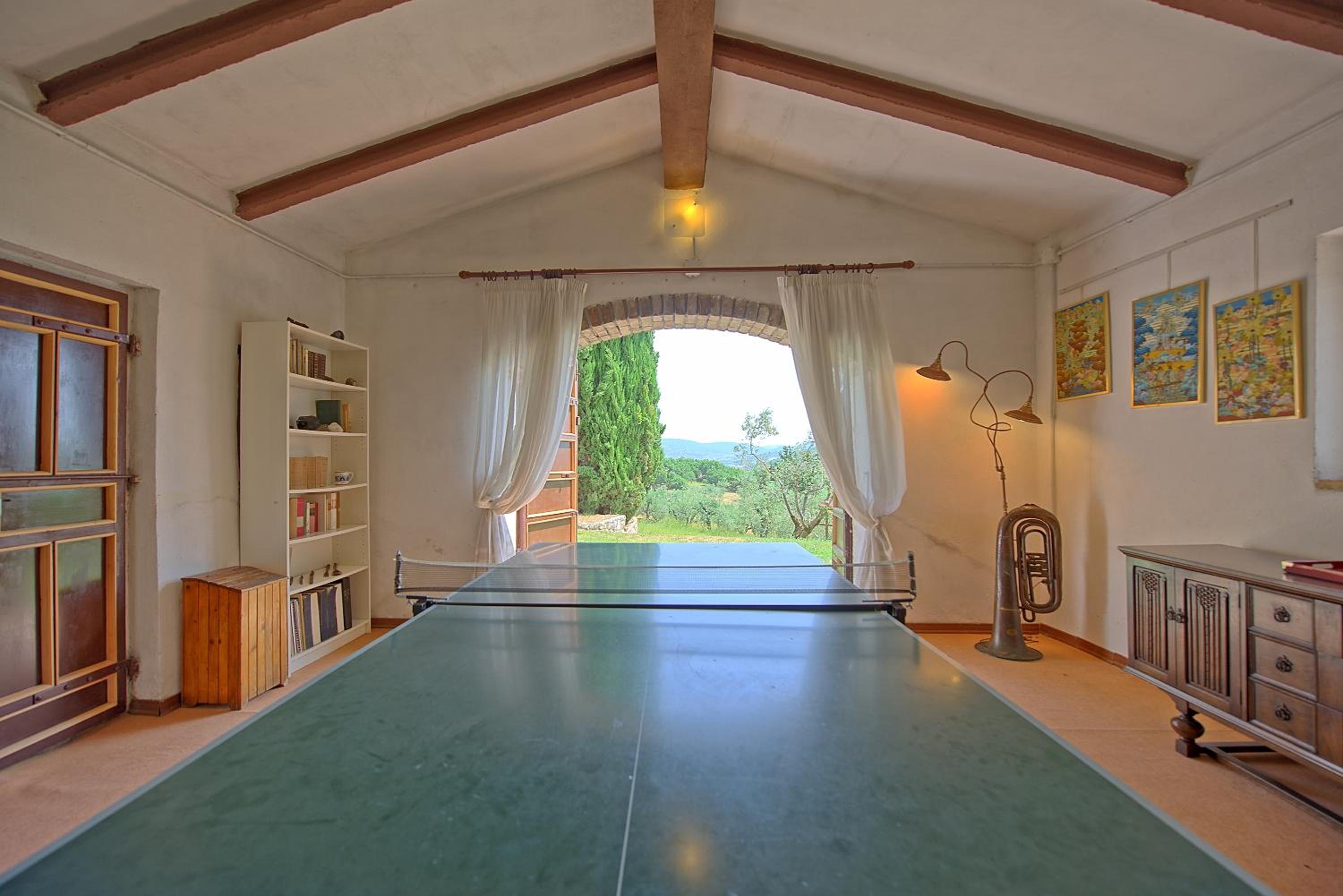 Four-Bedroom Villa on Two Floors photo 3
