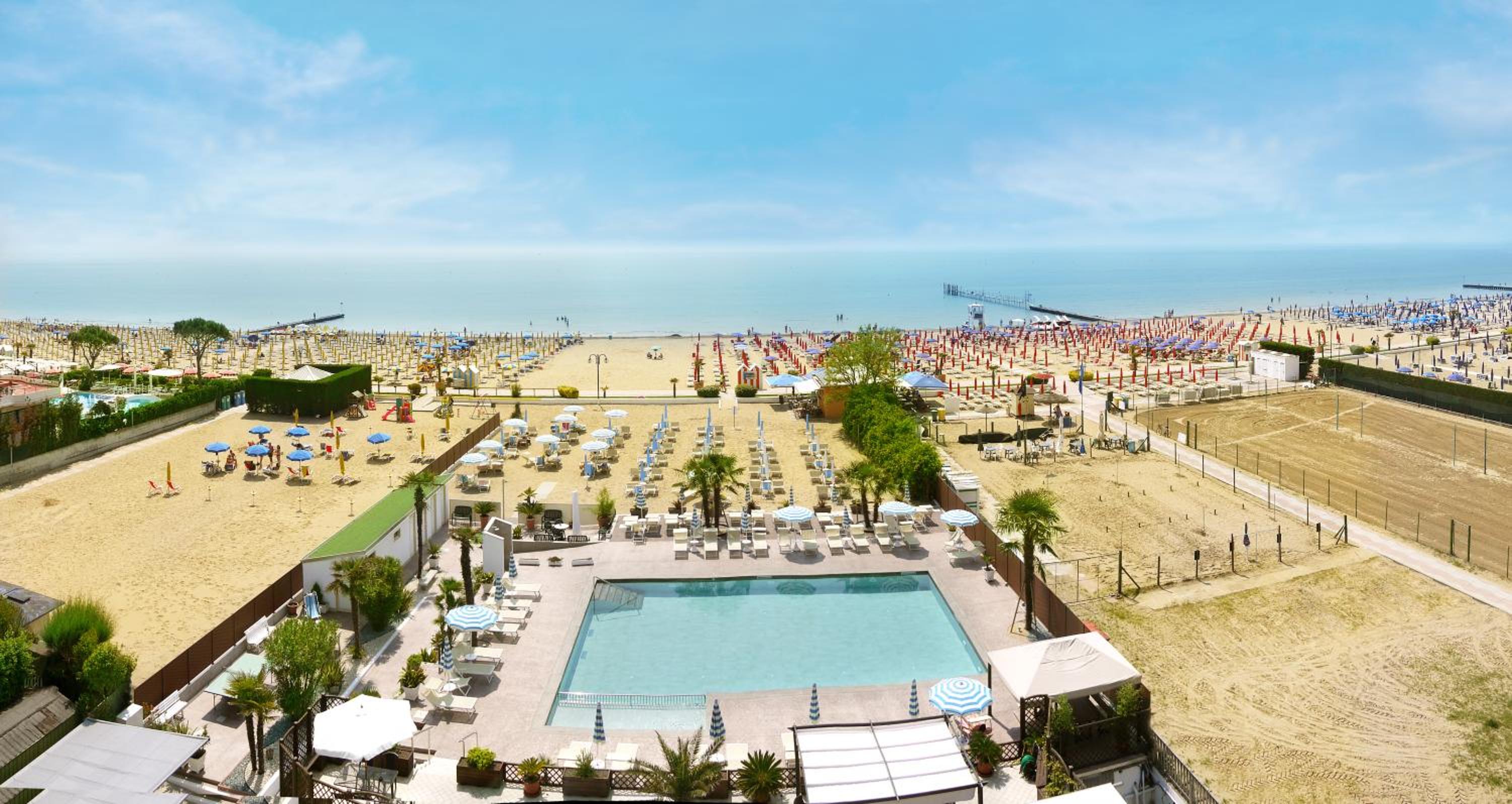 Double Room with Balcony and Sea View - Photo 11