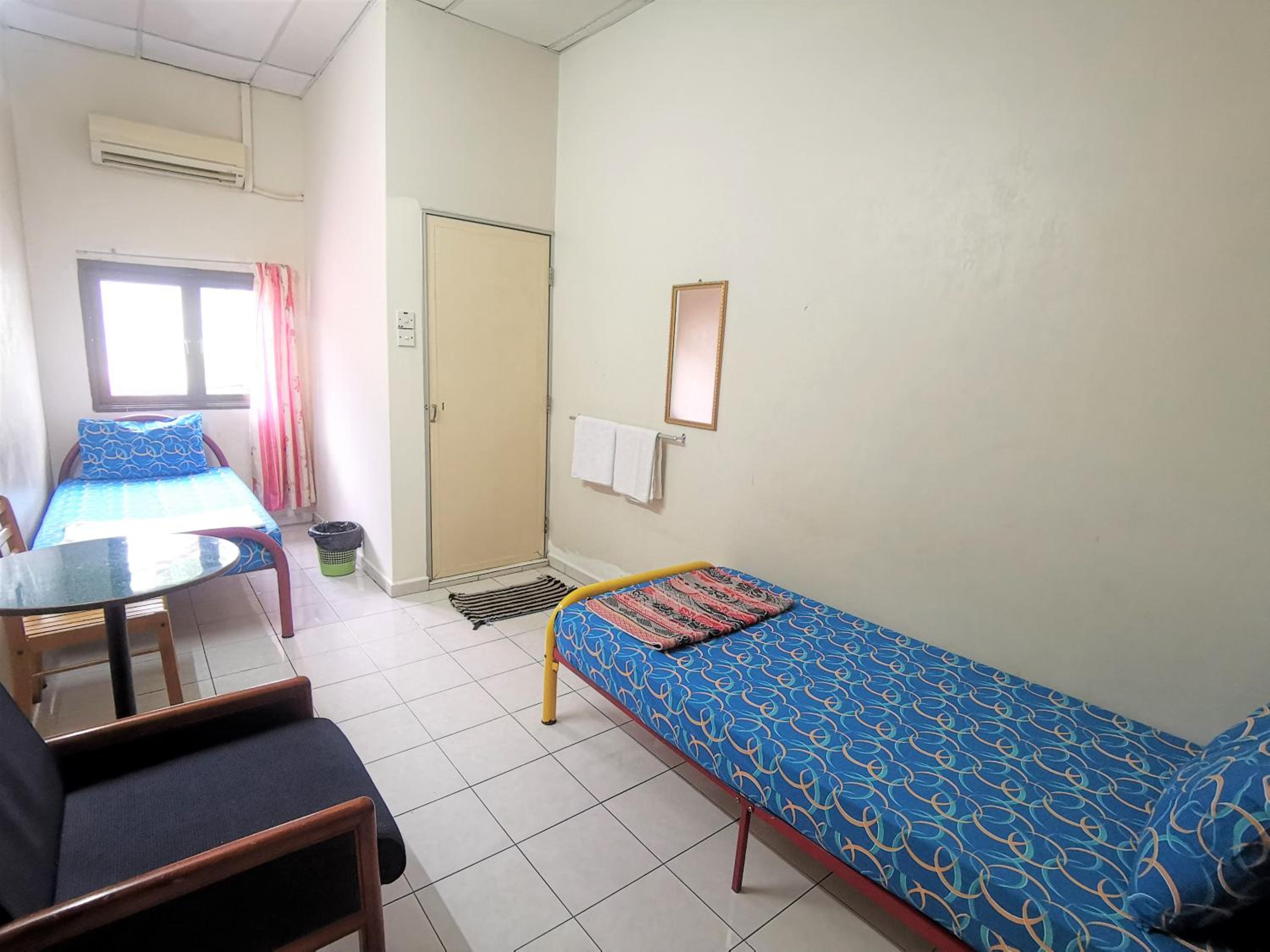 Twin Room - Photo 1