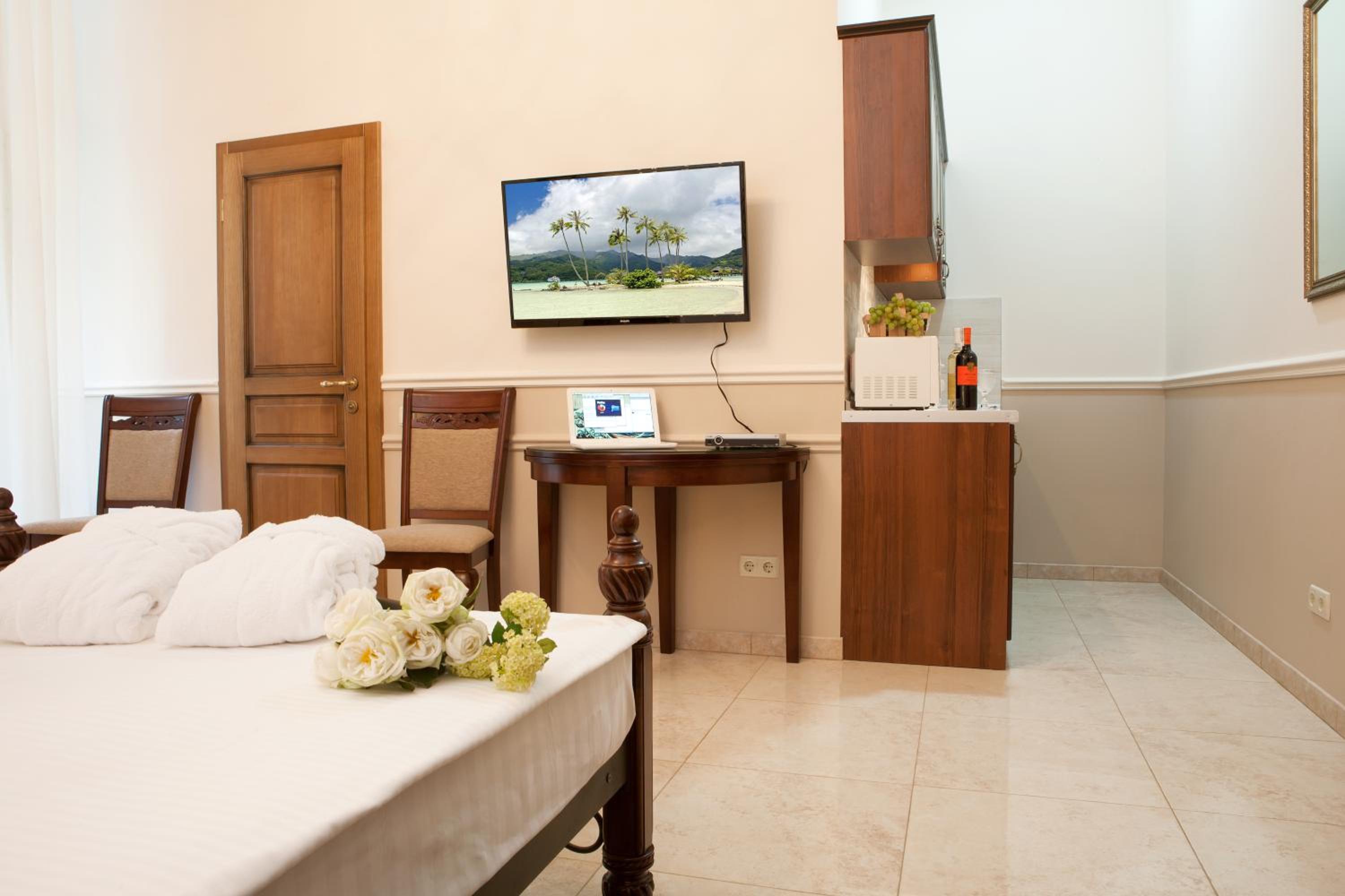 Luxury Studio