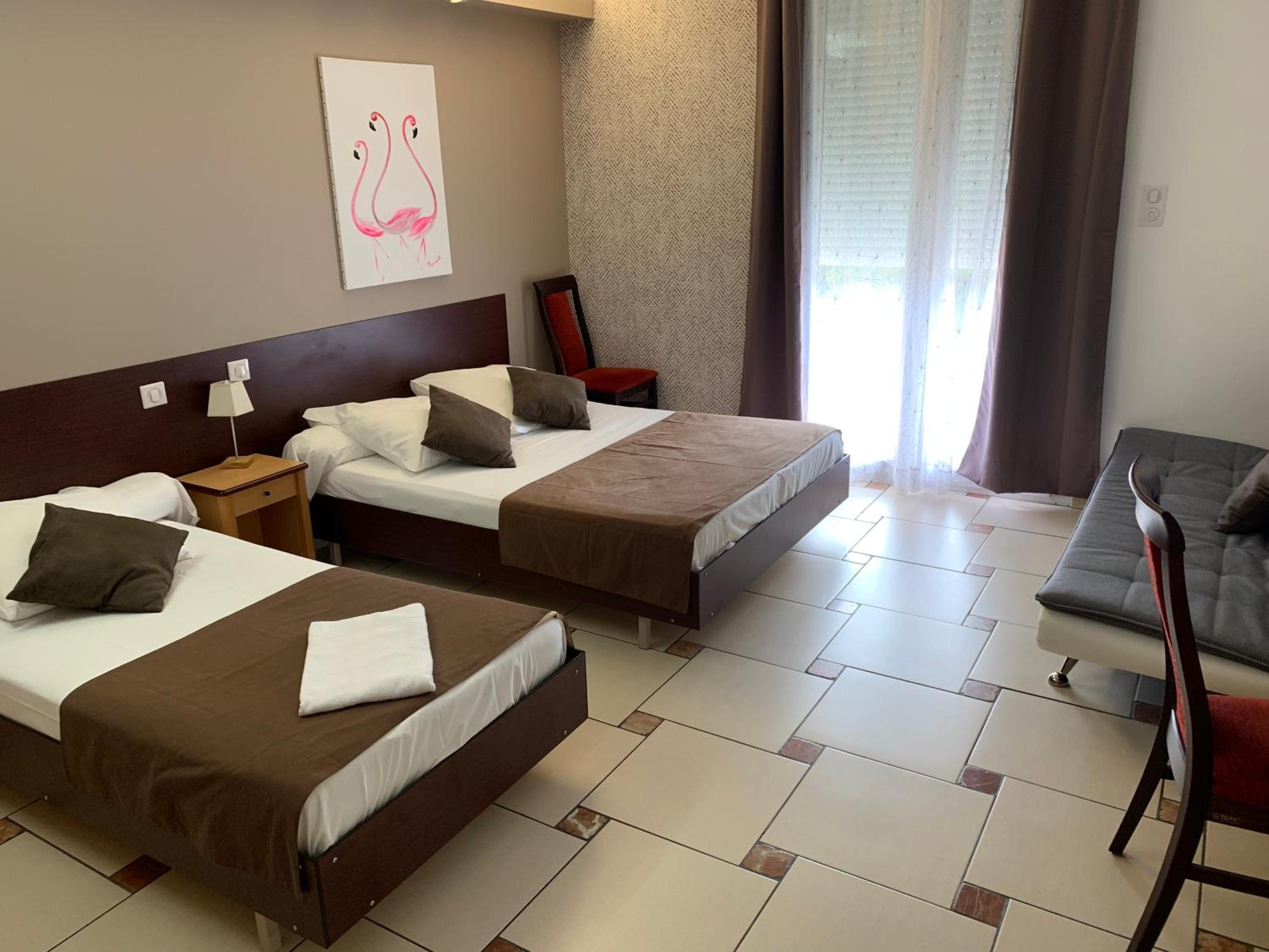 Quadruple Room - Photo 1
