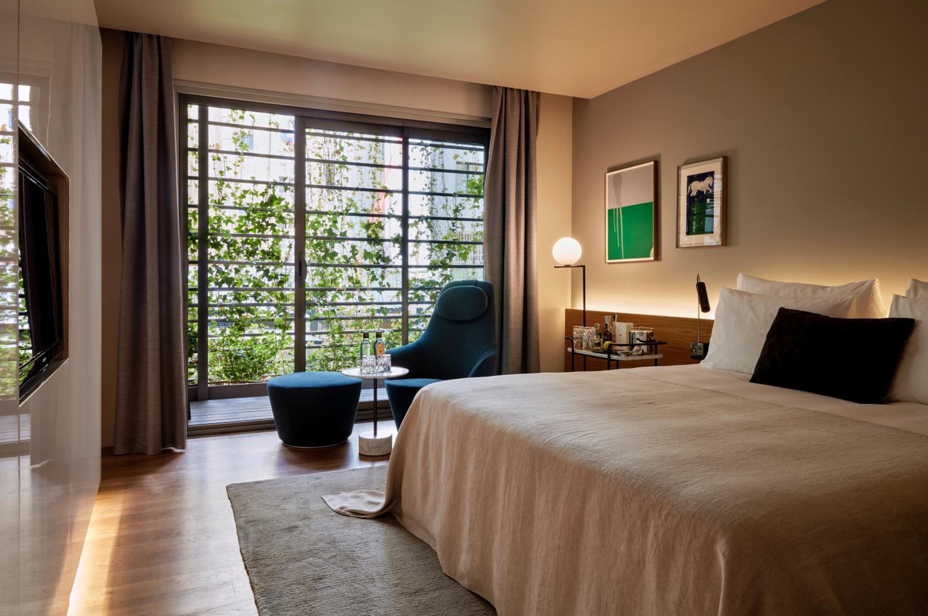 Double or Twin Room thumbnail 6