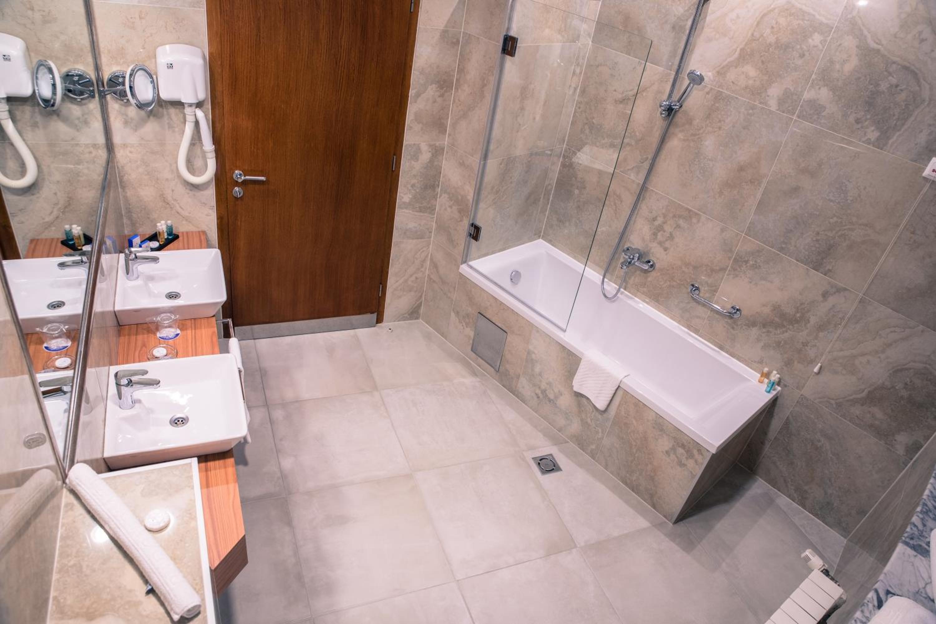   Premium Double Room - Photo 2