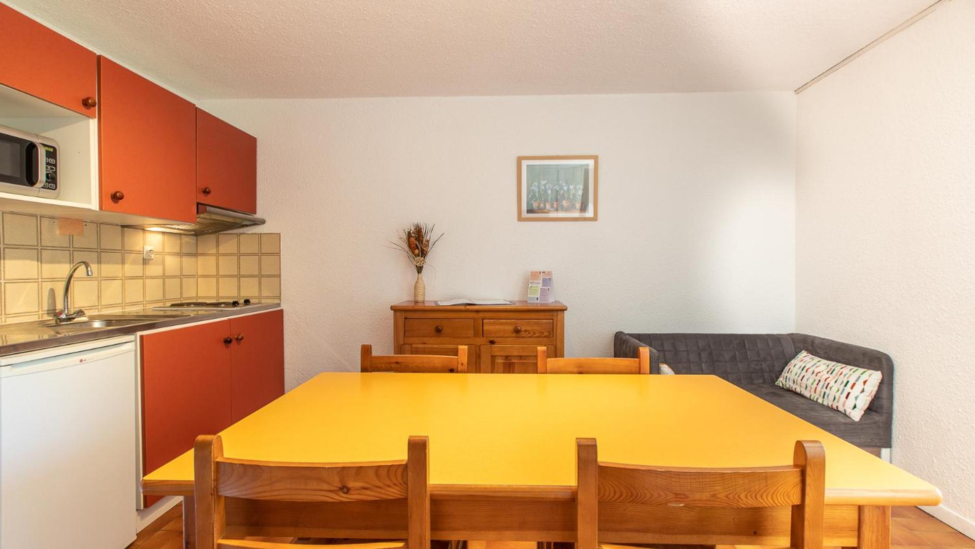 Two-Bedroom Apartment (4 Adults) - Photo 8
