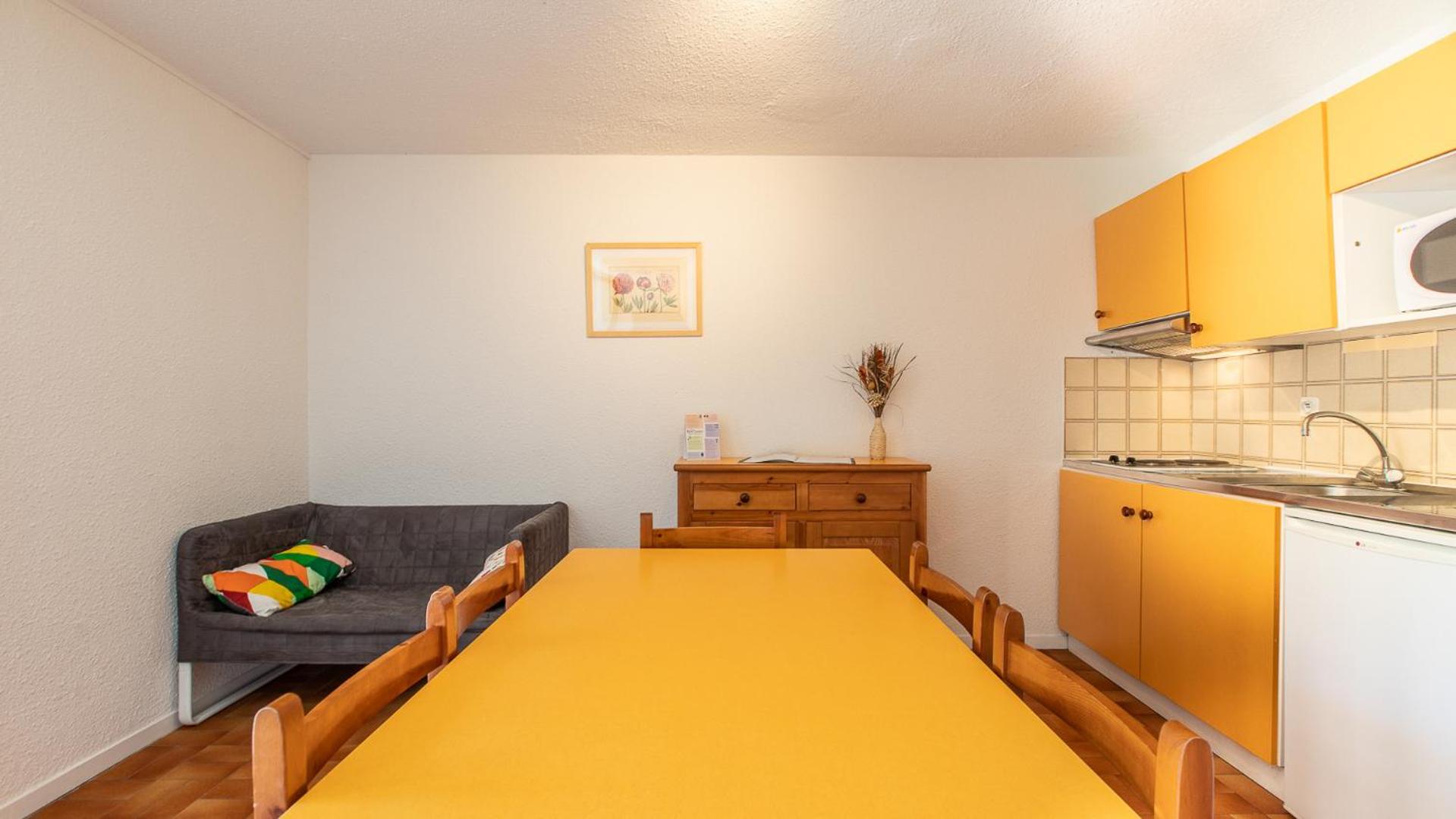 Two-Bedroom Apartment (5 Adults) - Photo 7