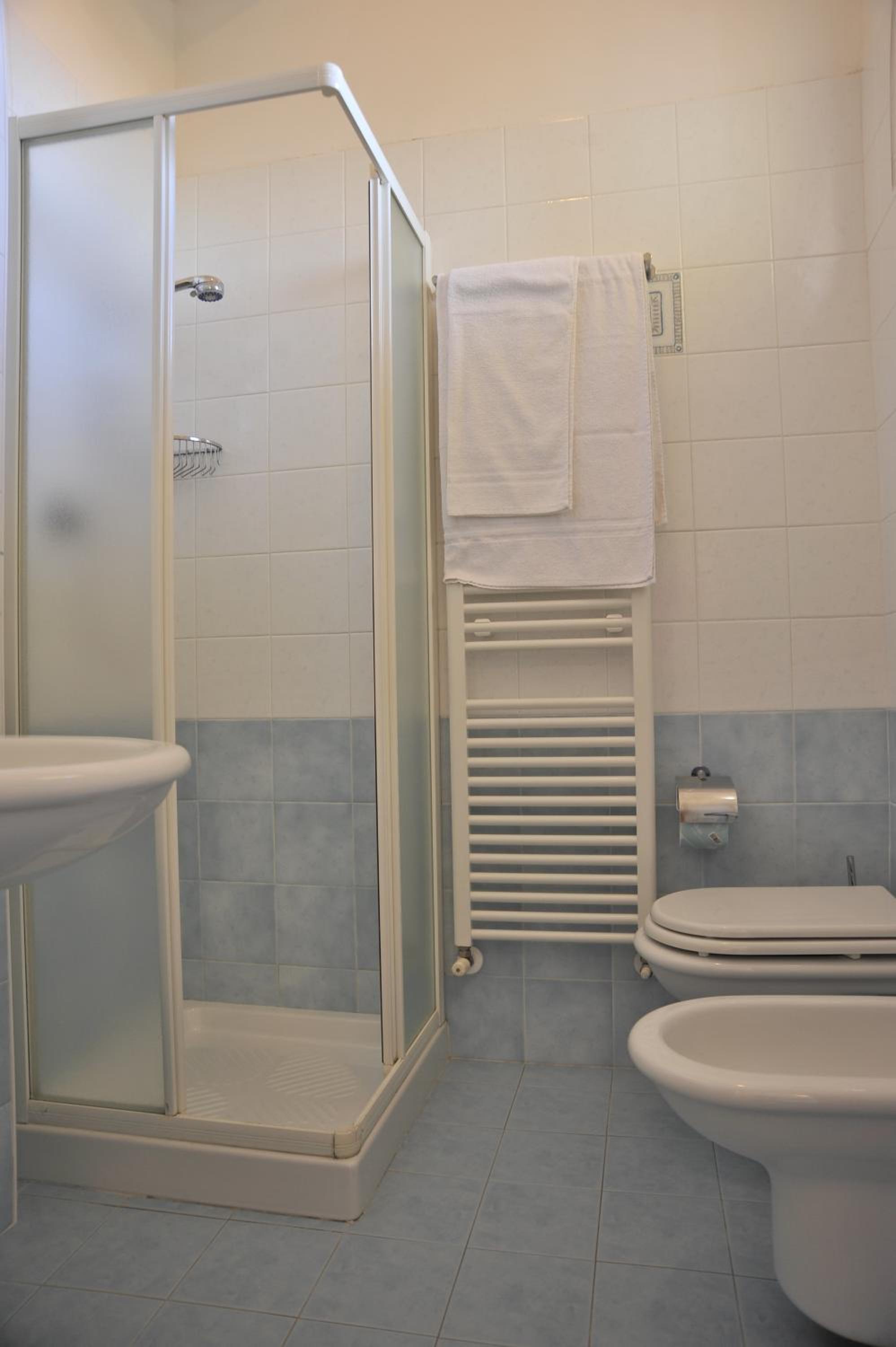 Double Room - Photo 14