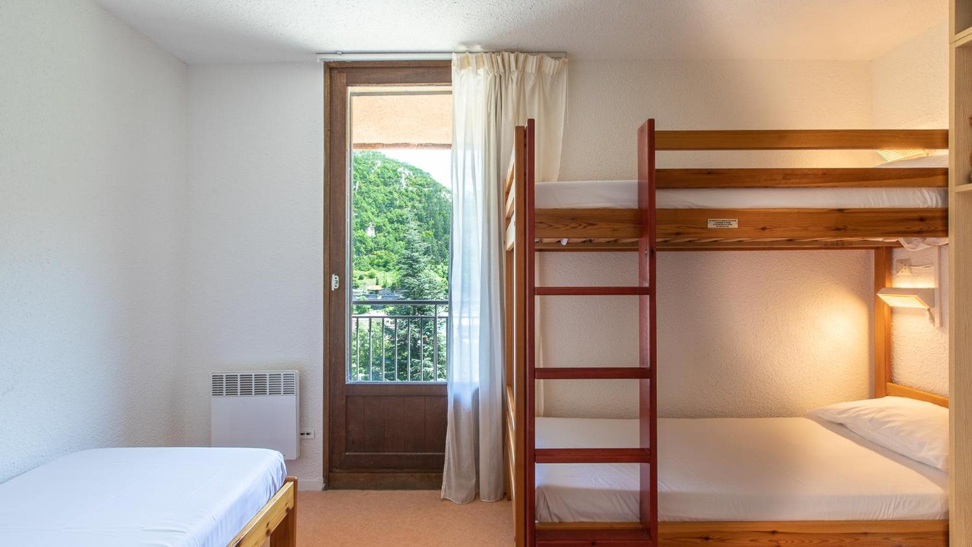 Two-Bedroom Apartment (5 Adults) - Photo 11