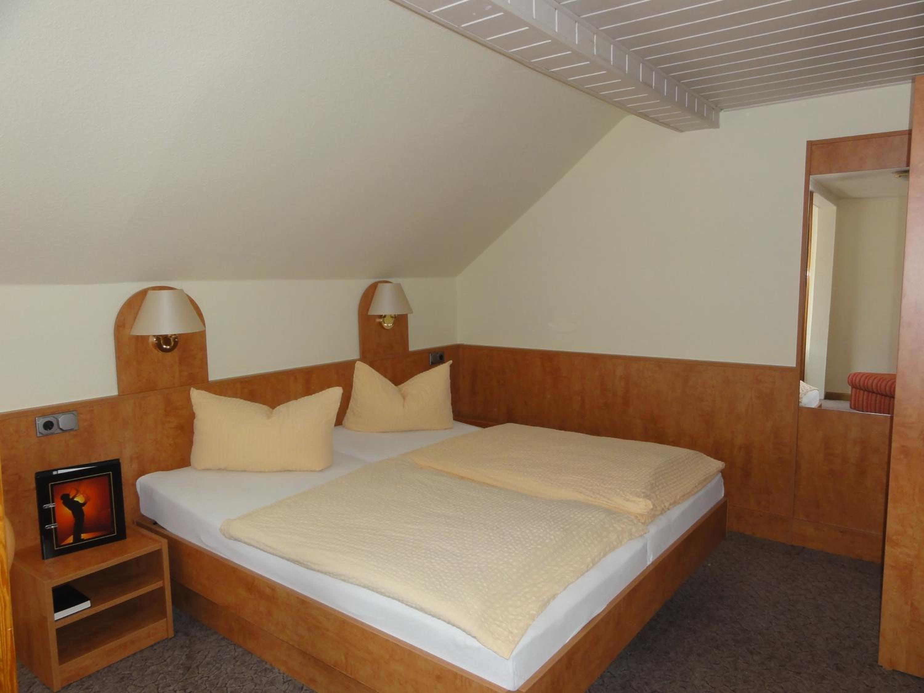 Double Room - Photo 5