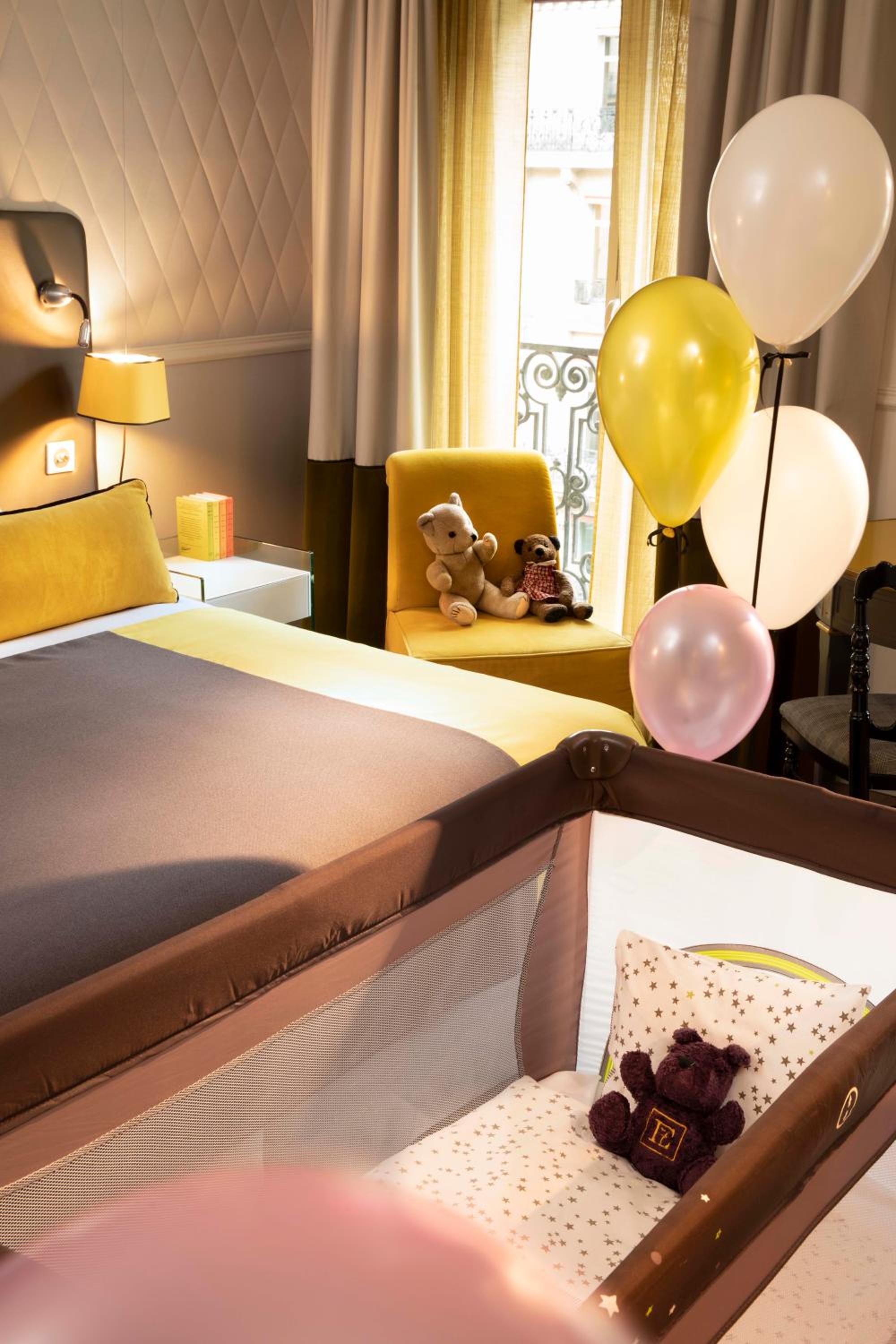 Superior Room with Opera View and Balcony