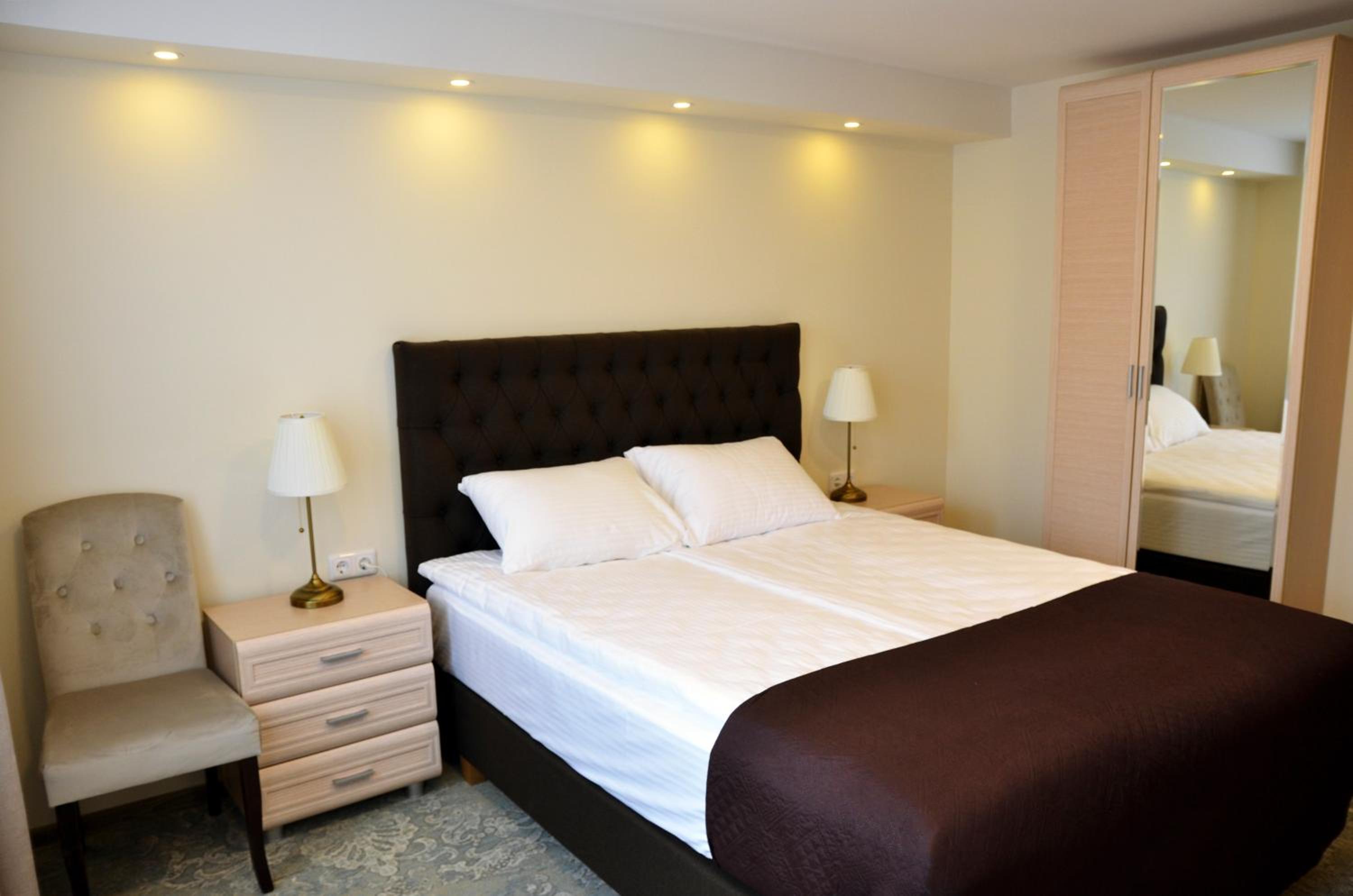 Deluxe Double Room with Shower - Photo 1