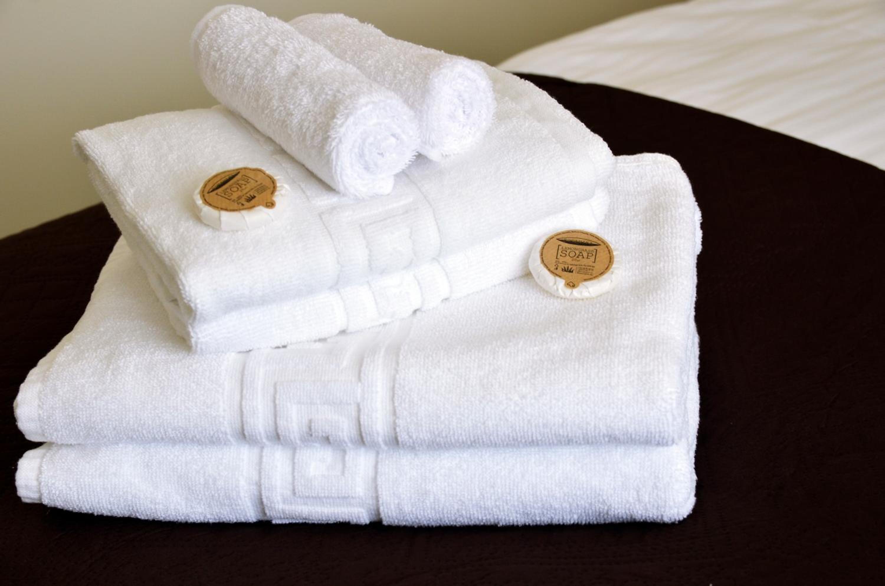 Deluxe Double Room with Shower - Photo 4