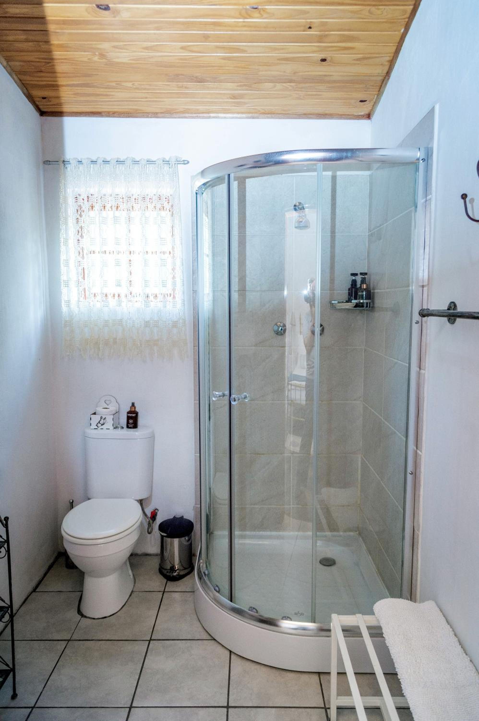 Family Room with Private Bathroom - Photo 19