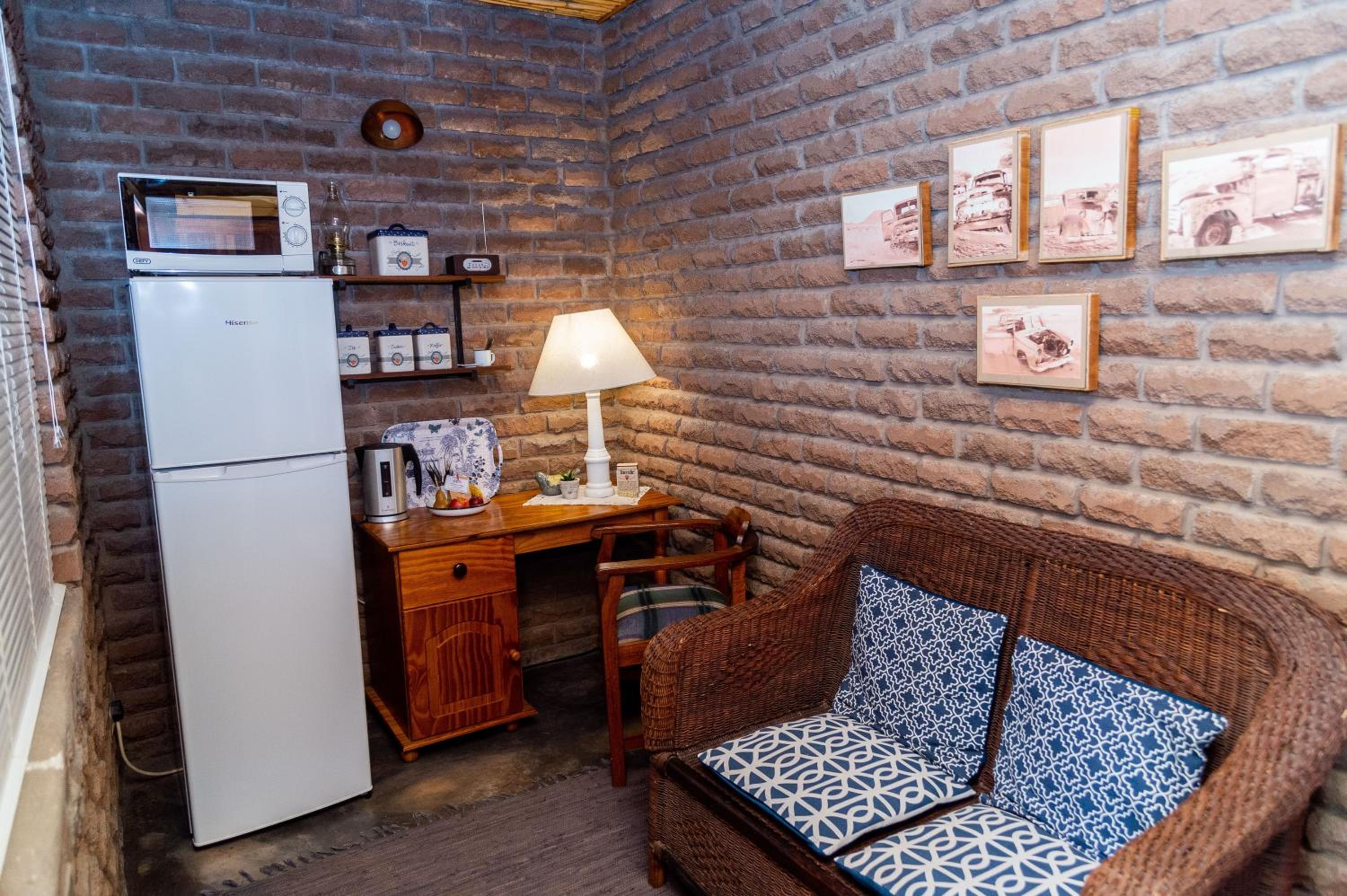 Family Room with Private Bathroom - Photo 8