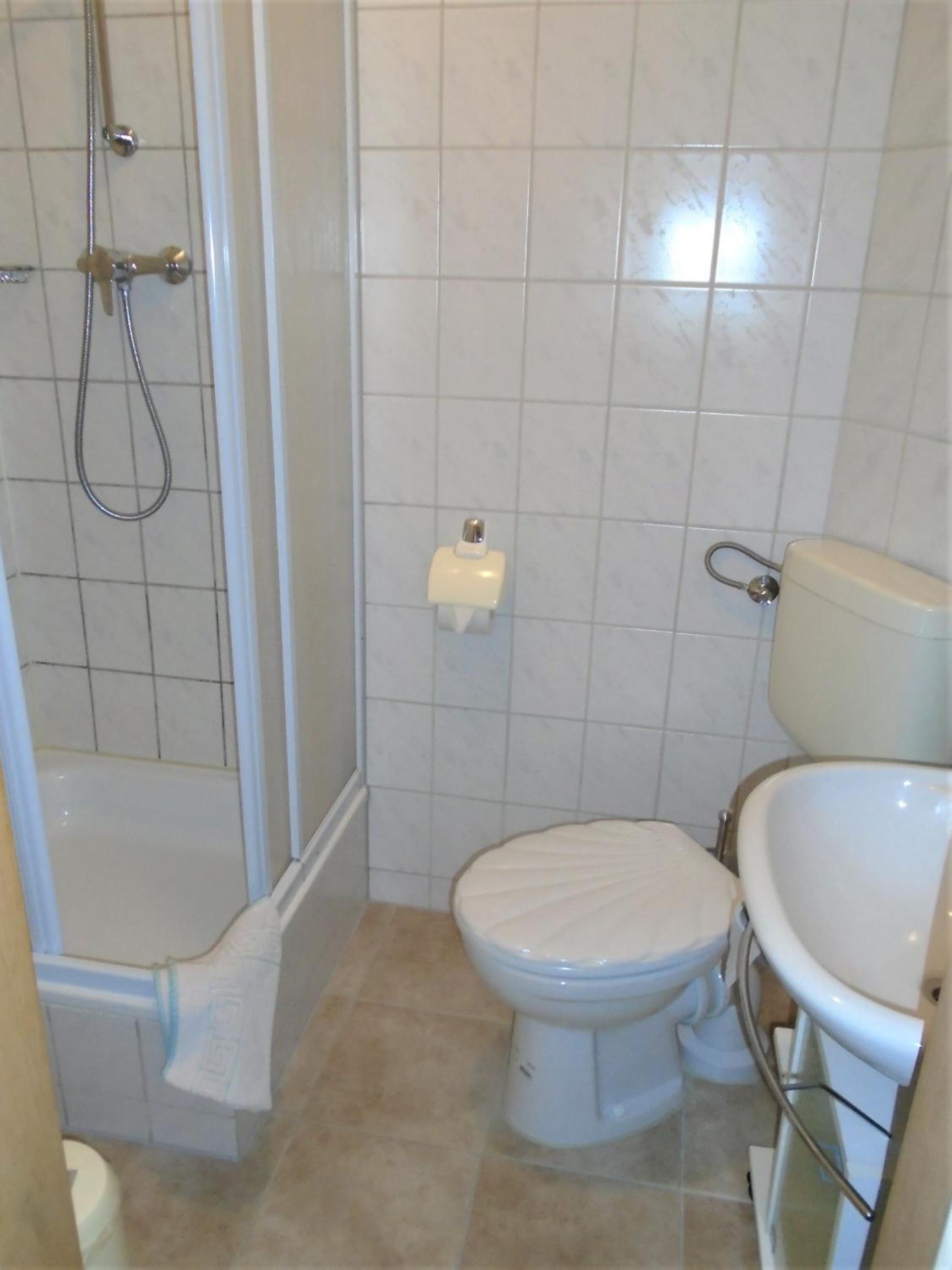 Single Room with Shower photo 2