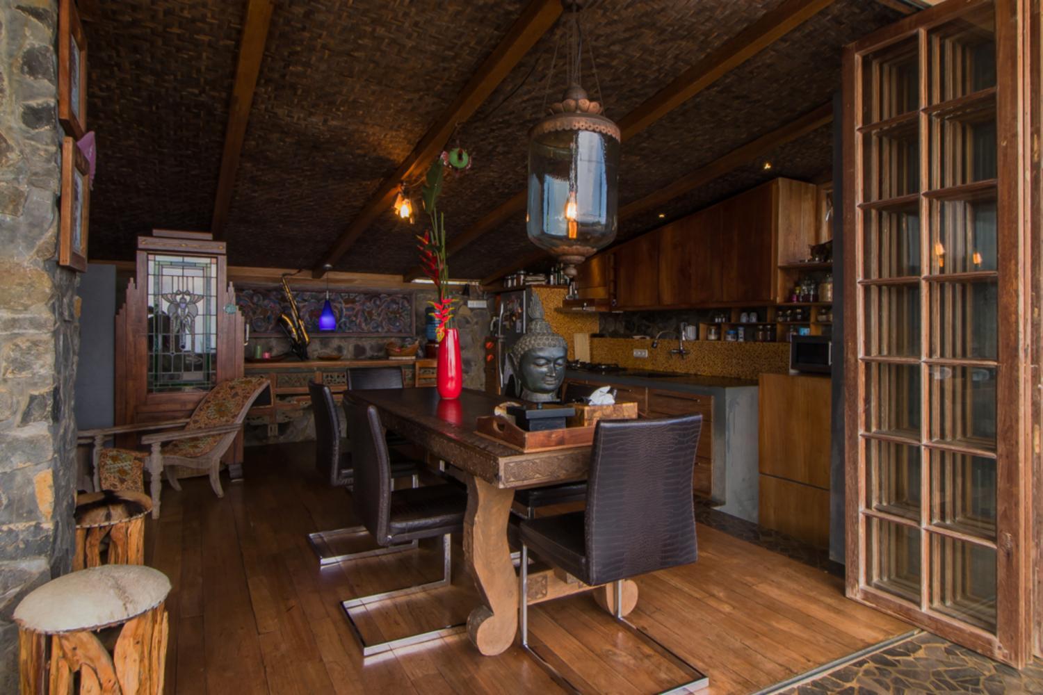 King Room with Balcony - Photo 5