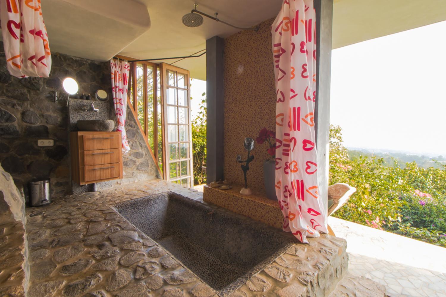 Double Room with Garden View - Photo 3