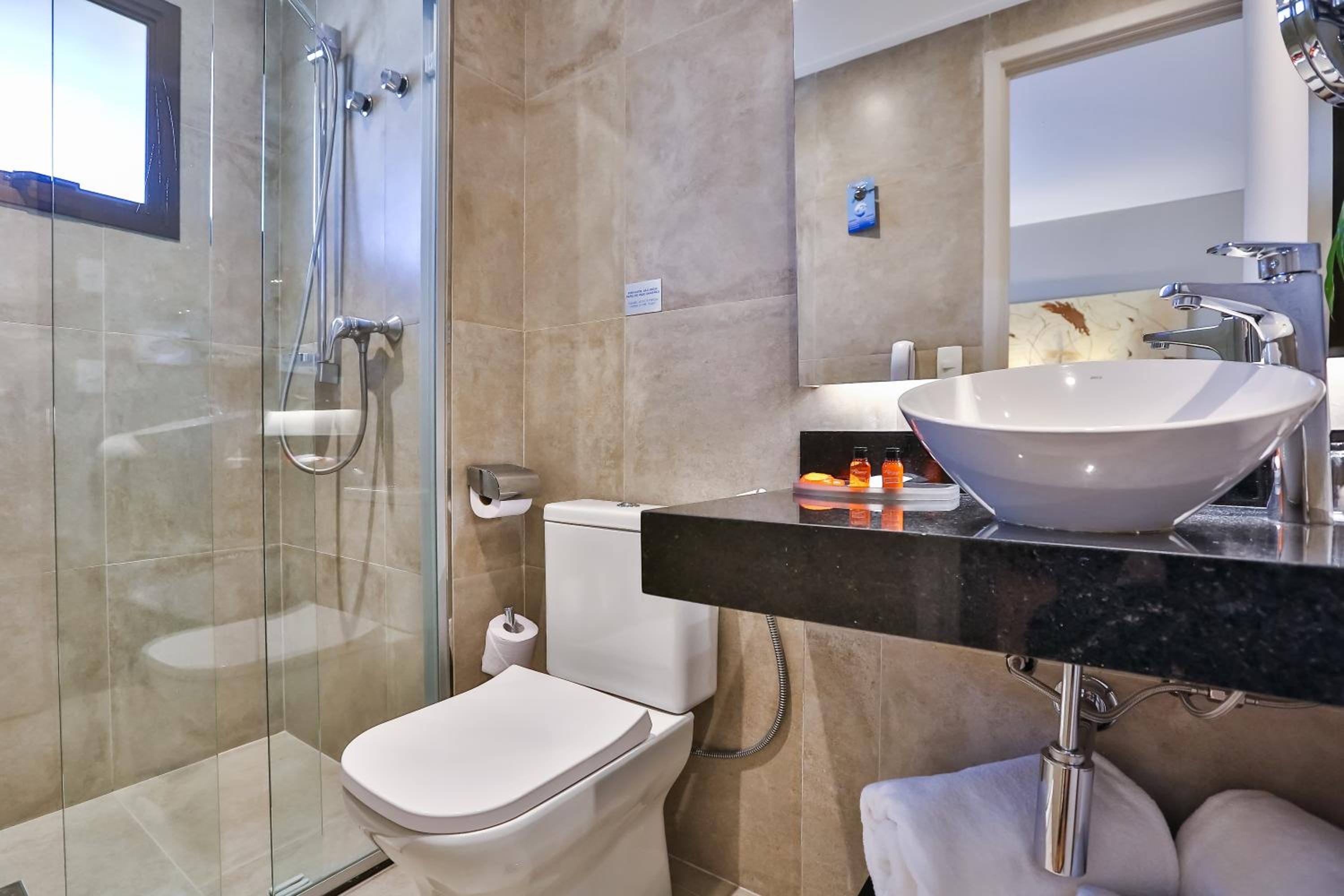 Deluxe Twin Room - Photo 9