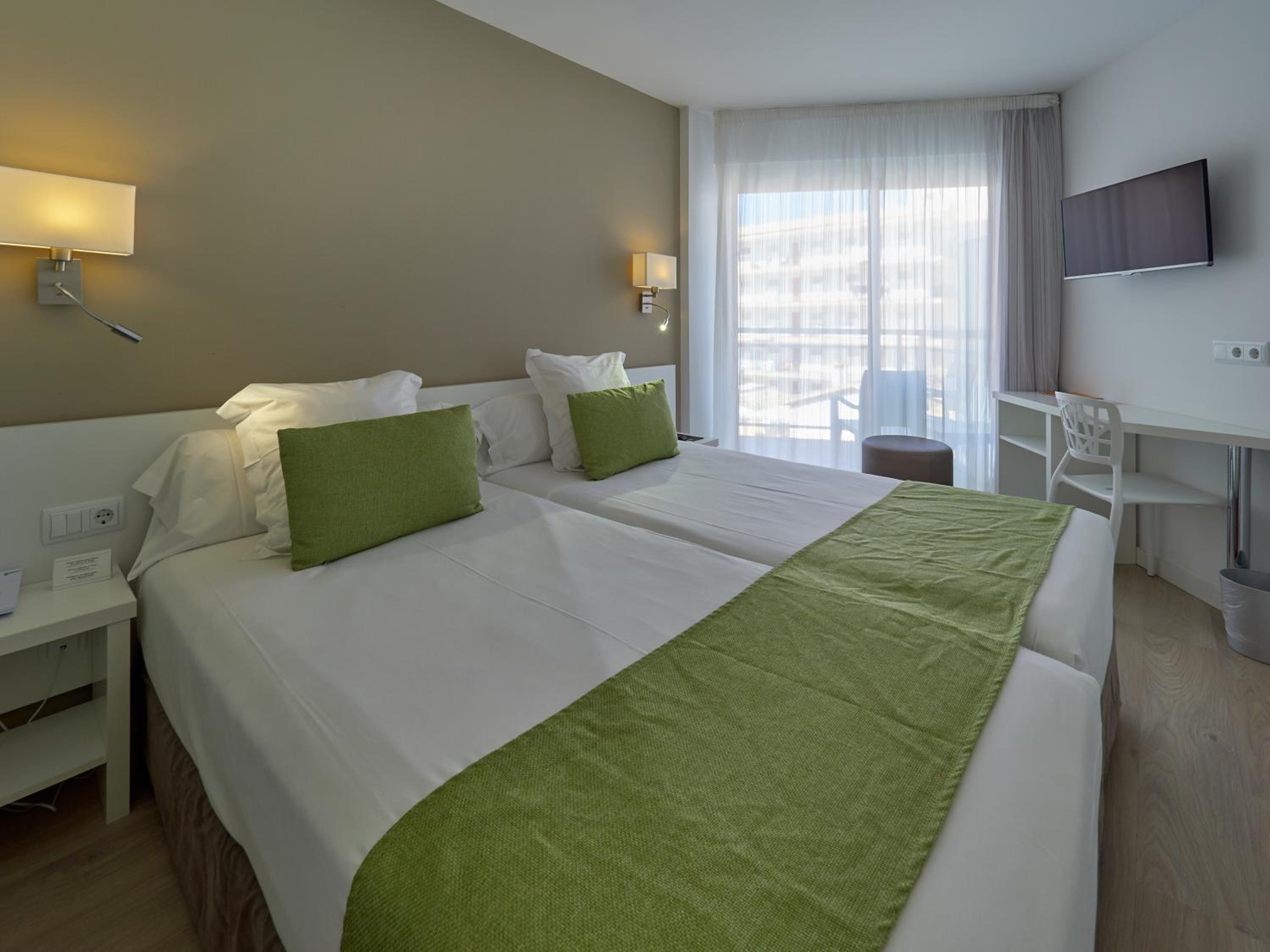 Double Room with Balcony photo 3