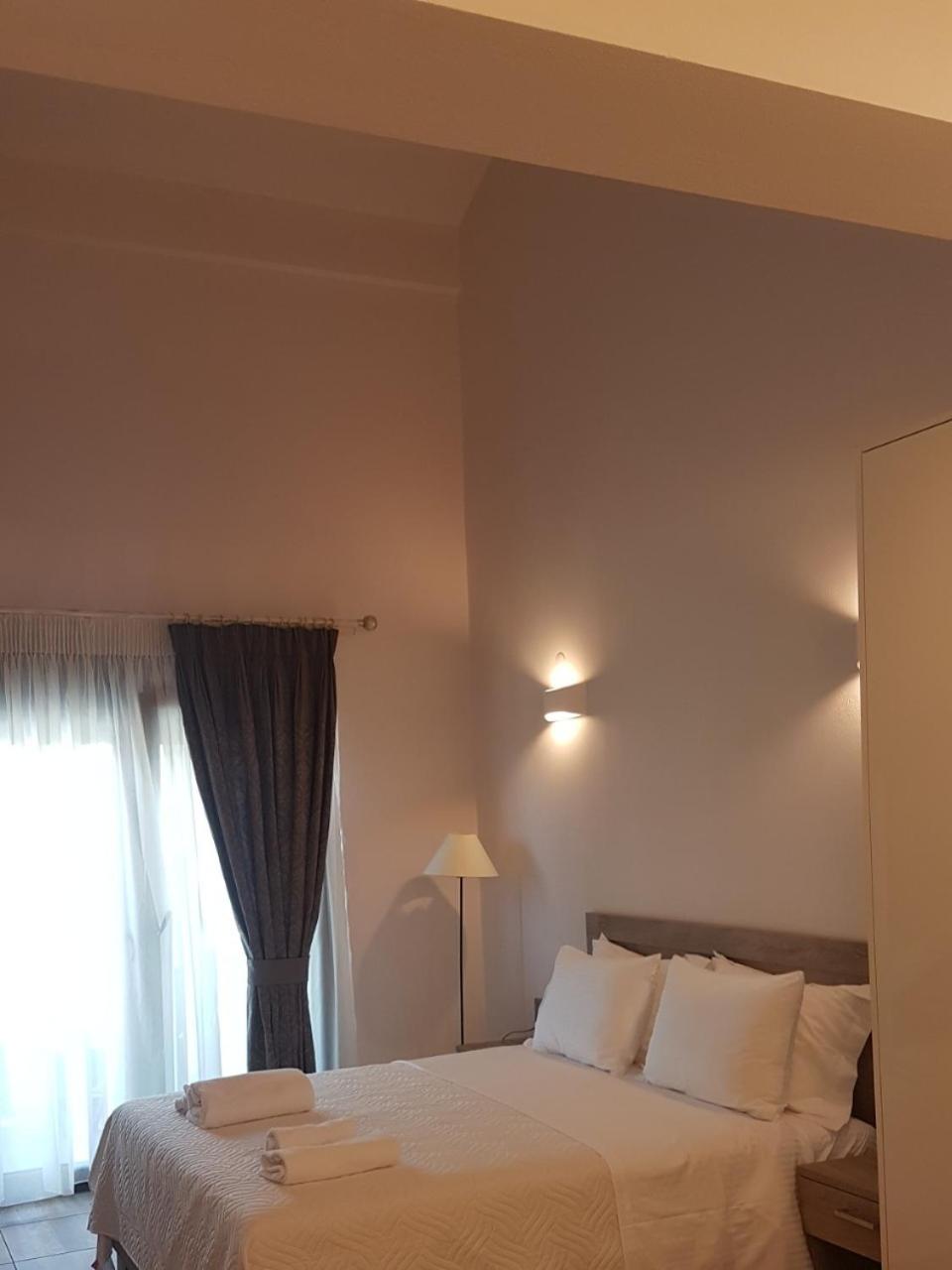 Family Room with Balcony (4 Adults) - Photo 3