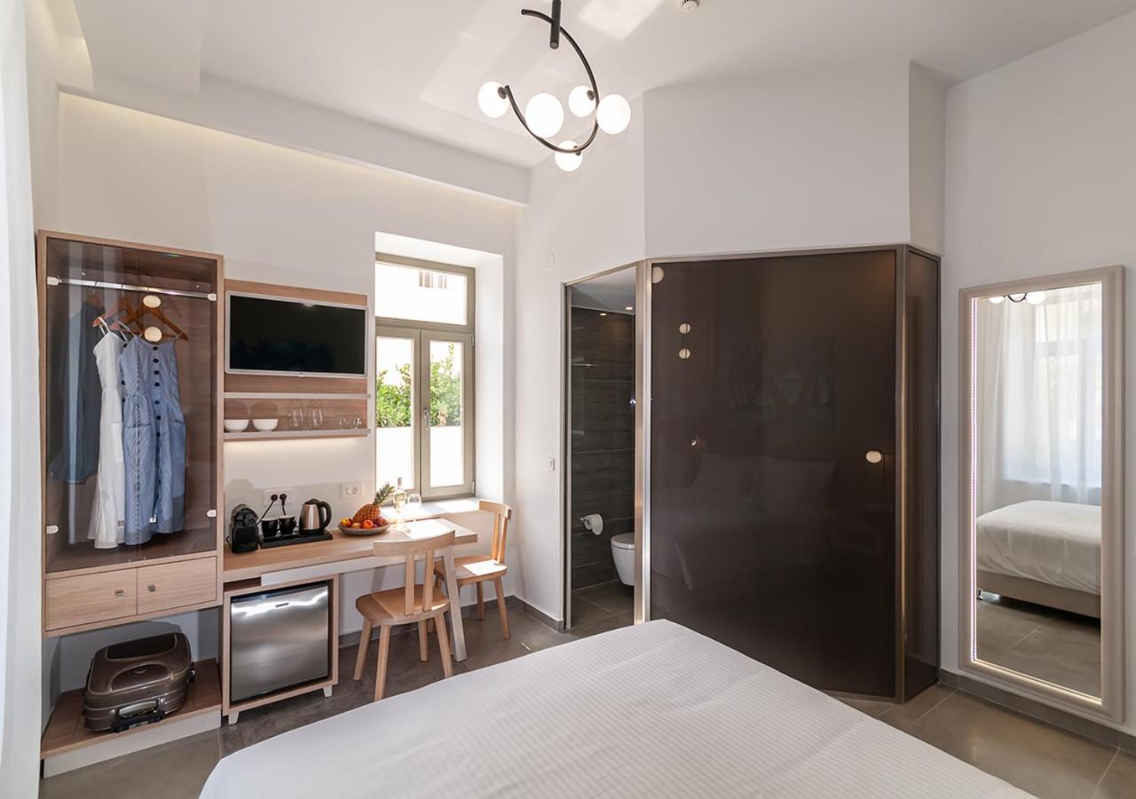 Double or Twin Room - Photo 5