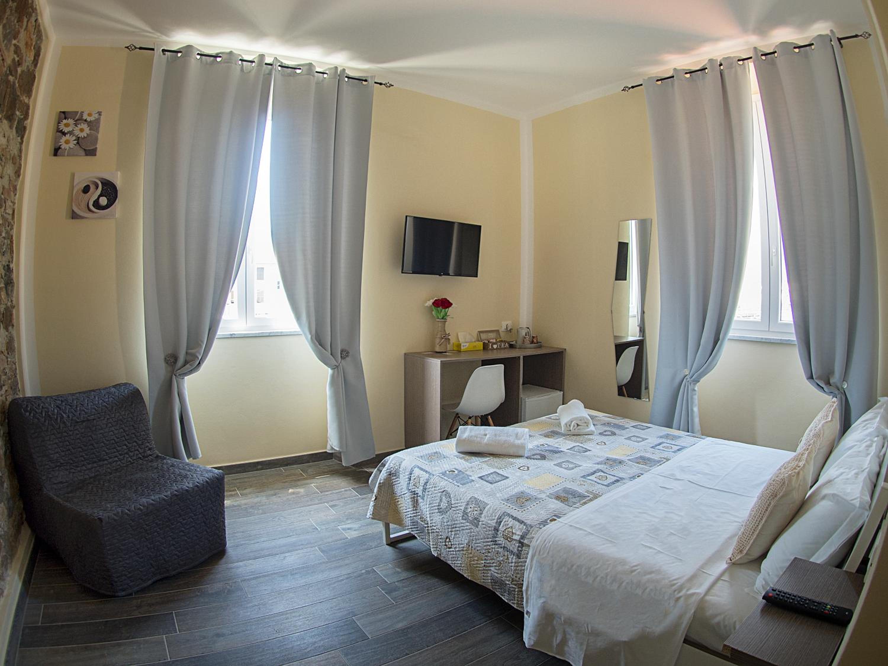 Standard King Room - Photo 1