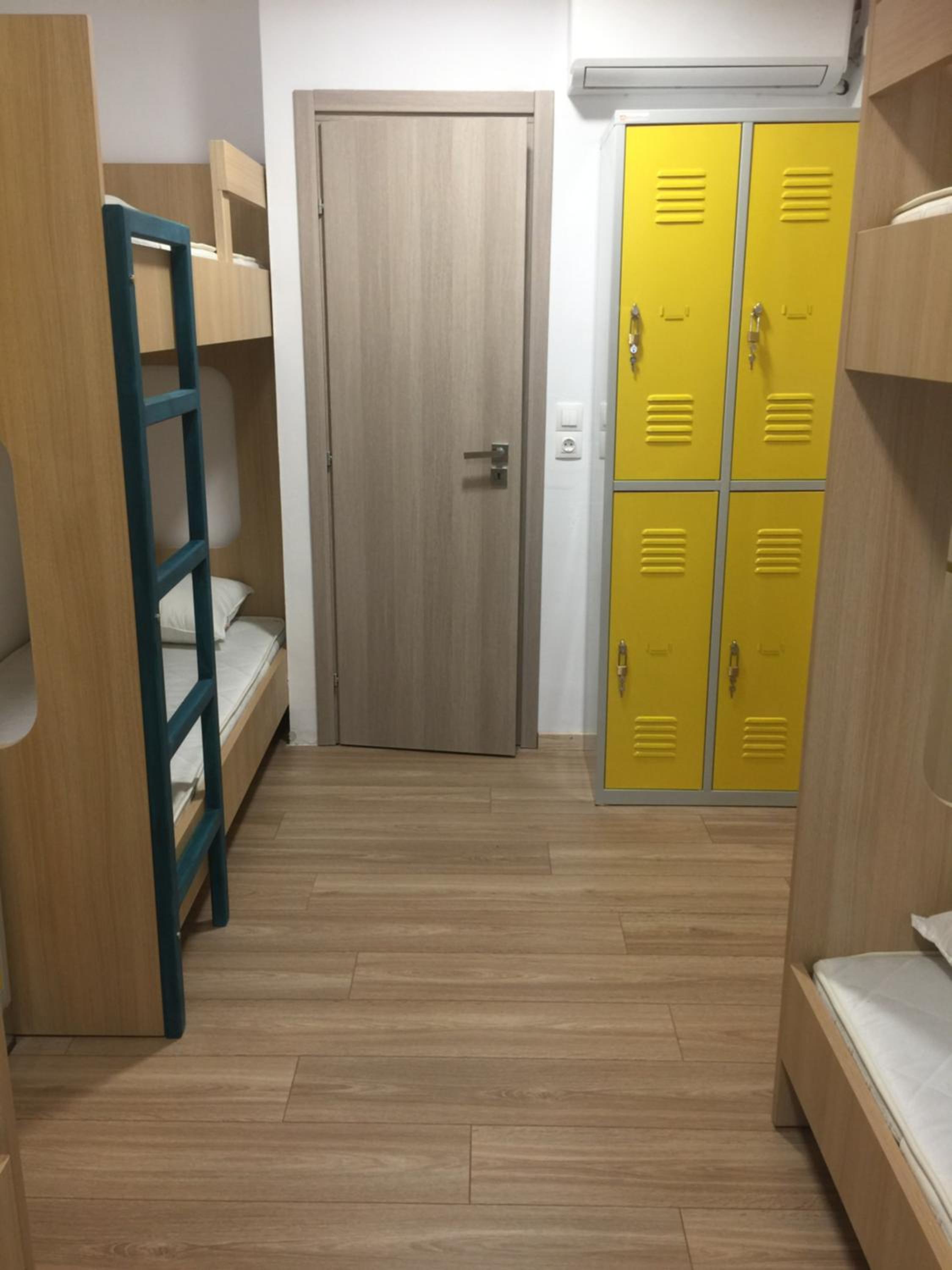 Bed In 8-Bed Mixed Dormitory Room photo 2