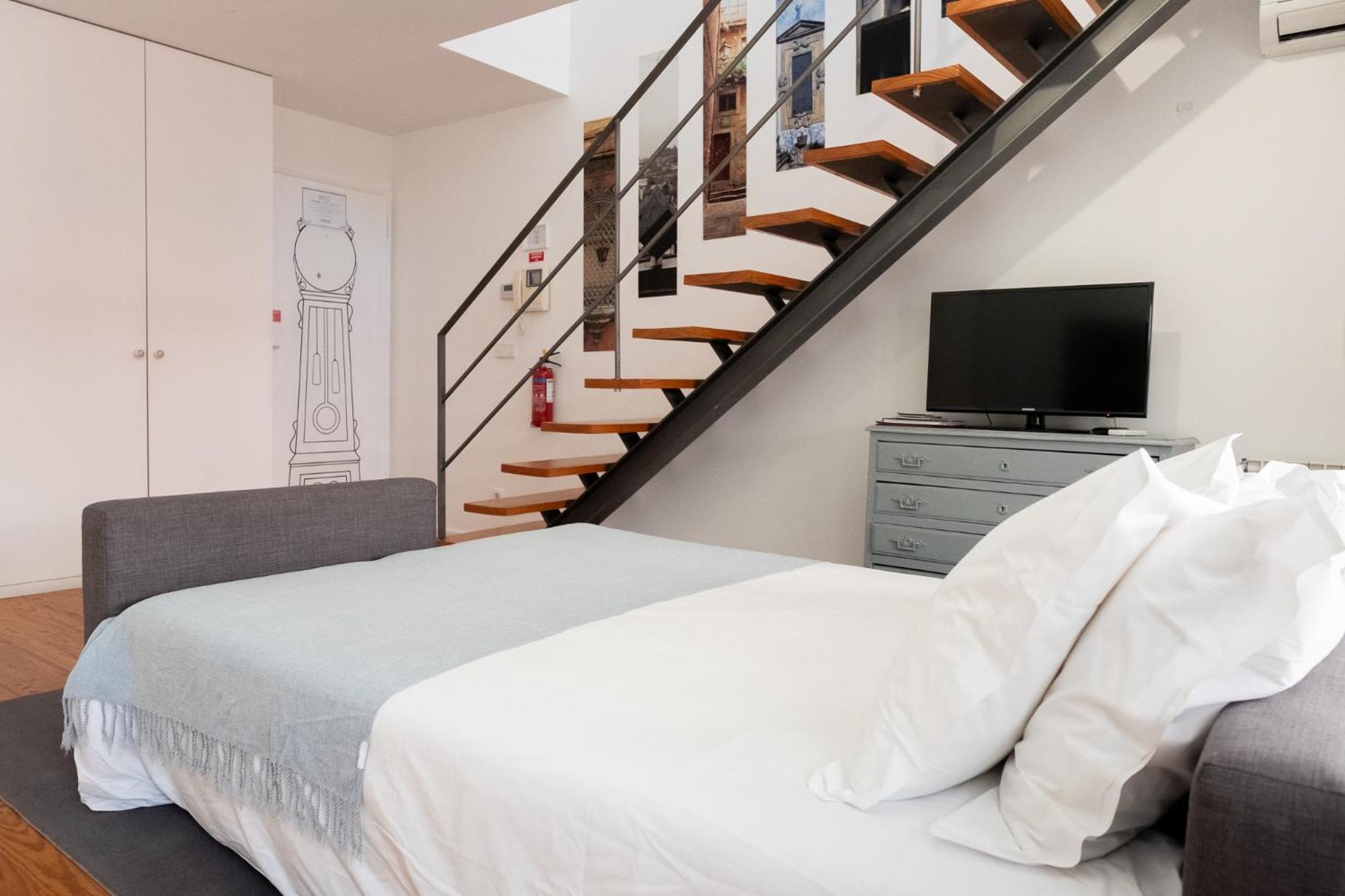 Superior Duplex Apartment thumbnail 6