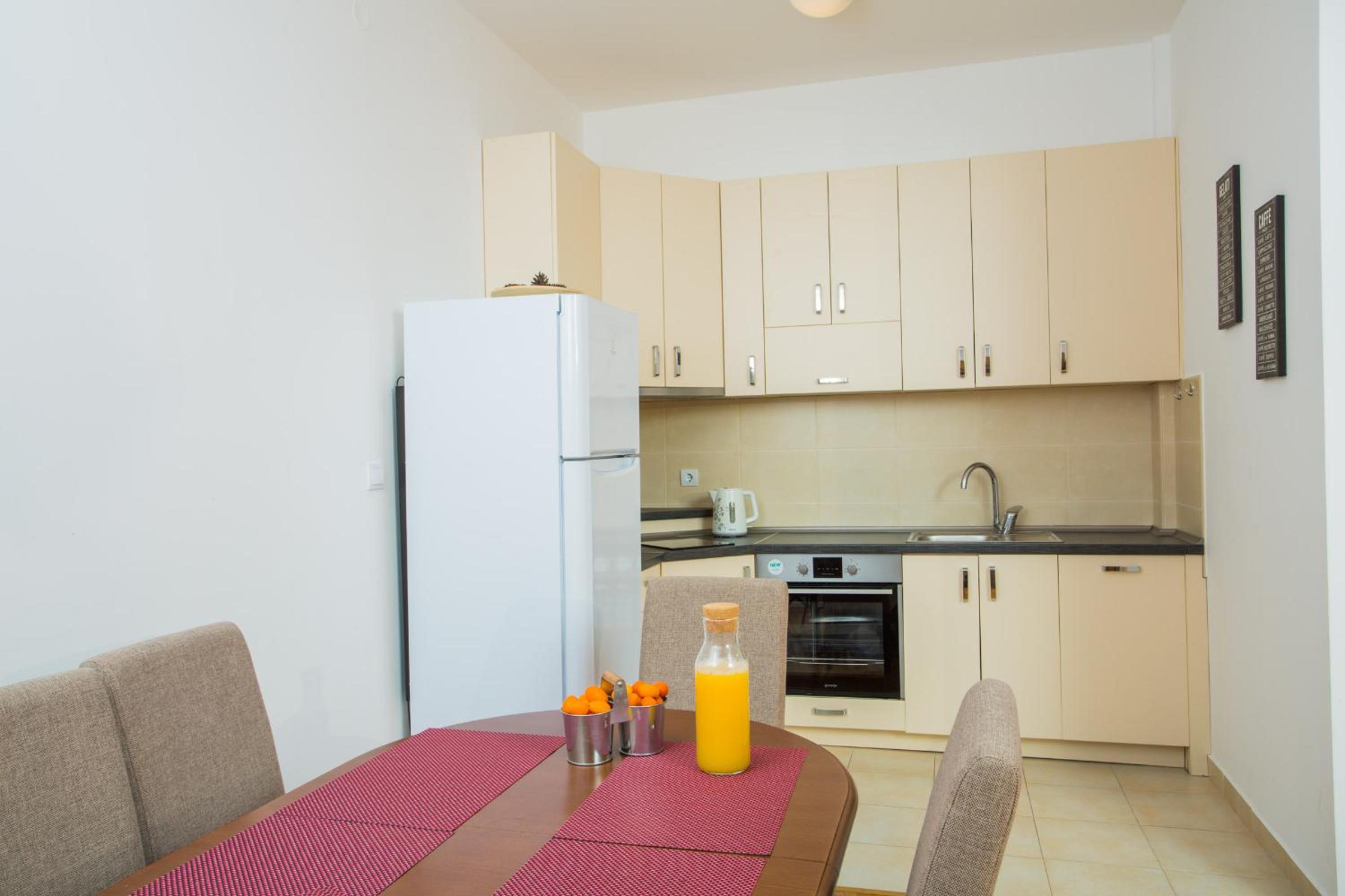 Apartment photo 3