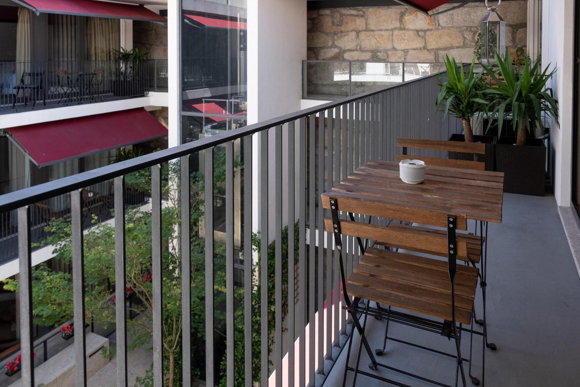 Superior Duplex Apartment thumbnail 5